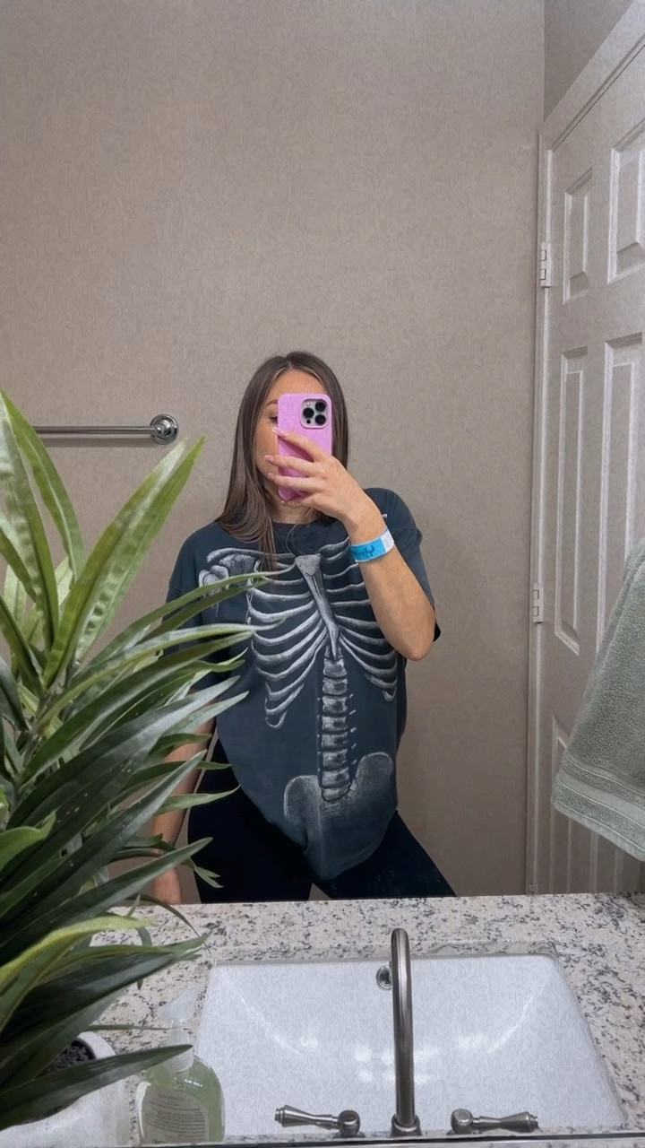 oversized skeleton tee 😍

#LTKSale #LTKstyletip #LTKsalealert