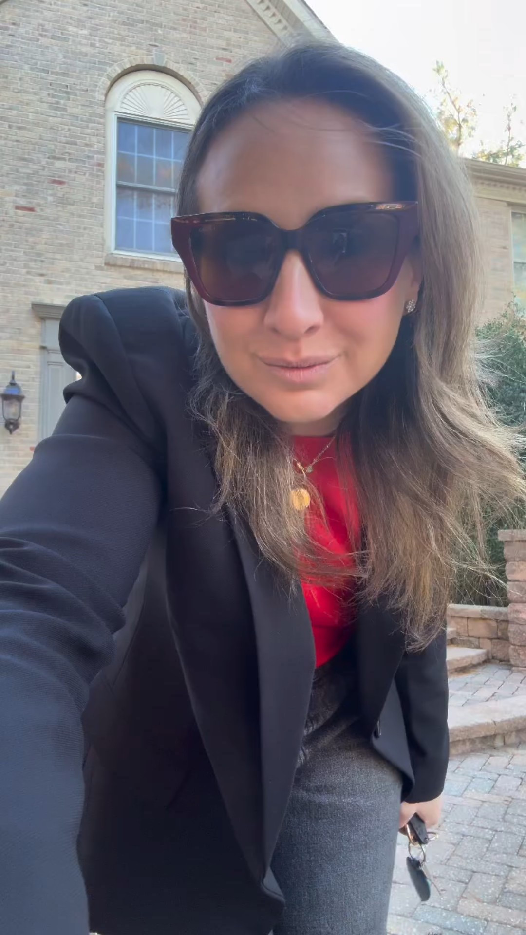 Red is the color of the season! Love layering a lightweight sweater under a blazer for a polished vibe, of course paired with my @ragandbone “jeans”.