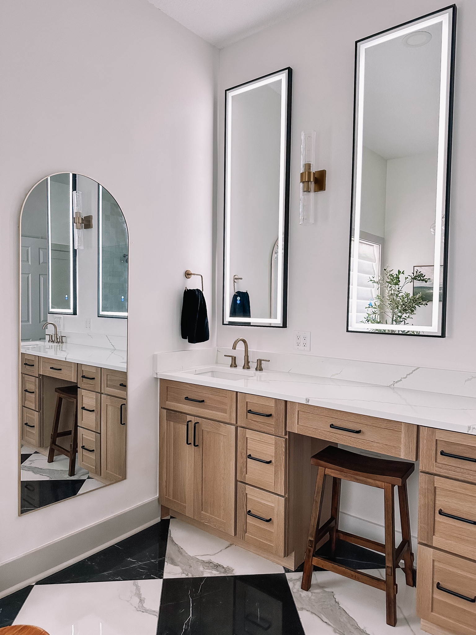 Primary bathroom details 