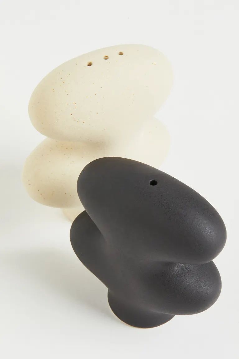 Earthenware Salt and Pepper Set | H&M (US + CA)