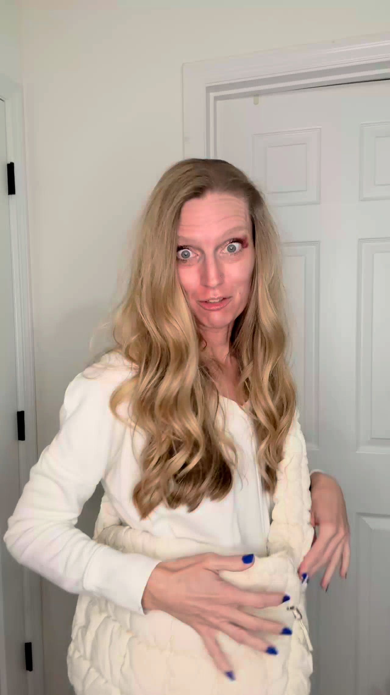 Cluci Puffer Tote Bag (Free People Look-Alike!)
Same trendy quilted puffer vibe you love — without the designer price tag 🙌
Lightweight, roomy, and perfect for everyday errands, travel, gym, or mom life.

✔️ Trendy puffer style
✔️ Lightweight but holds a ton
✔️ Comfortable to carry
✔️ Looks designer for less 

 #LTKCyberWeek #LTKGiftGuide #LTKSaleAlert