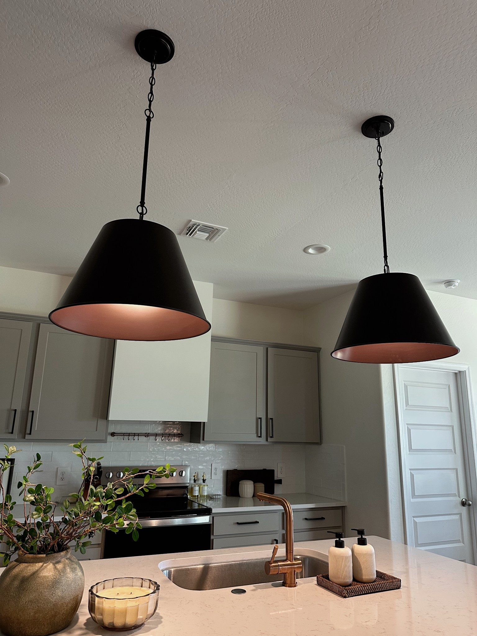 My kitchen pendant lights 🤎  I have the 17” size!

Neutral home, kitchen lighting, kitchen decor, Amazon home find, affordable home decor 

#LTKHome #LTKFindsUnder100