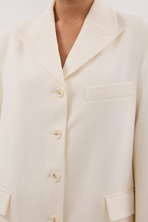 LIV CREAM BOYFRIEND BLAZER | DISSH