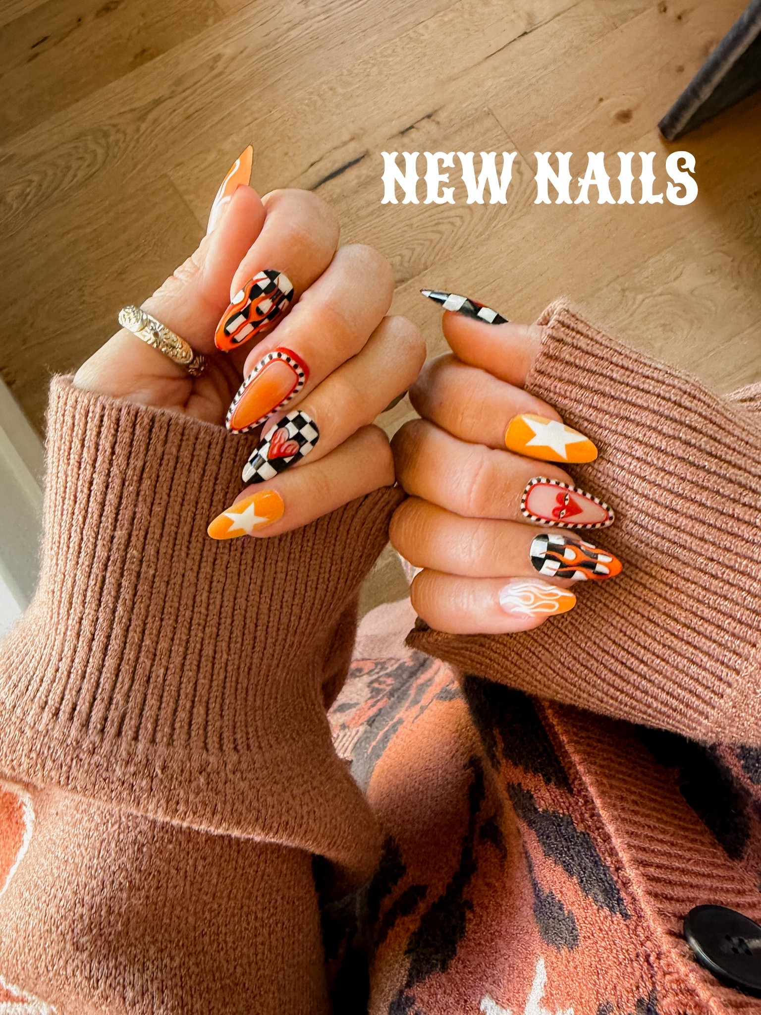 New funky fall nails + dang good nail glue!
Remember to buff your real nail and wipe with alcohol before applying!



#LTKFindsUnder50 #LTKBeauty #LTKStyleTip