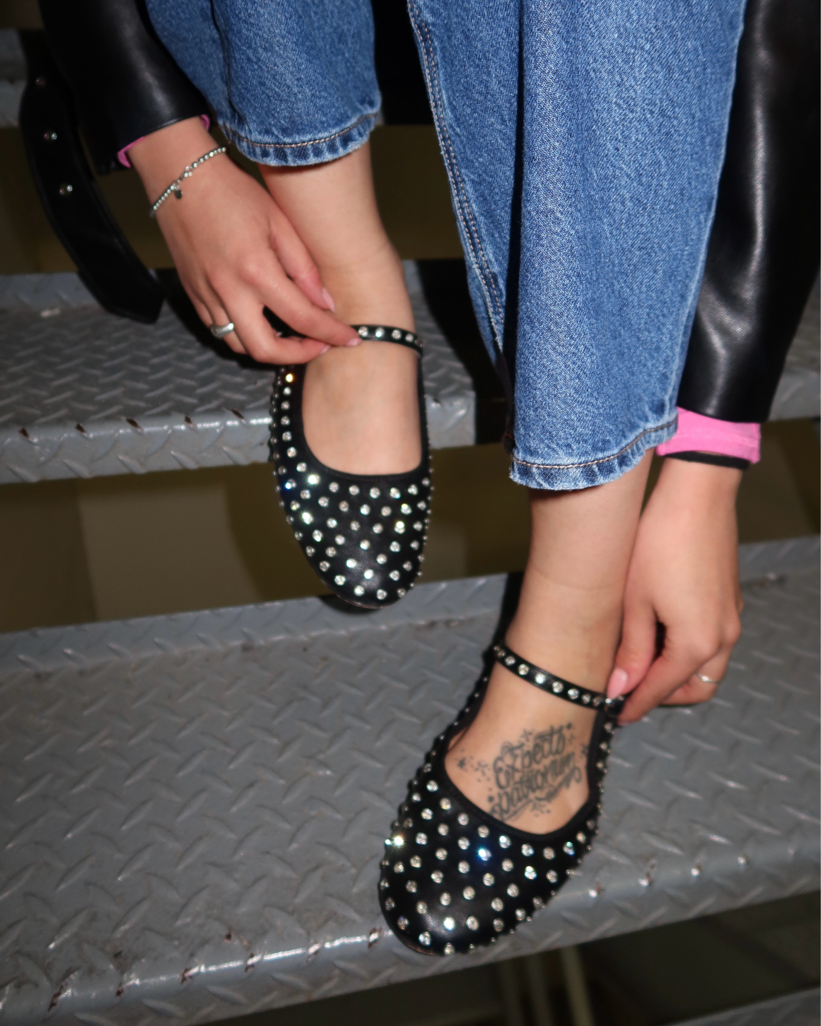 Cutest flats that go with everything 

#LTKSeasonal #LTKparties #LTKFestival