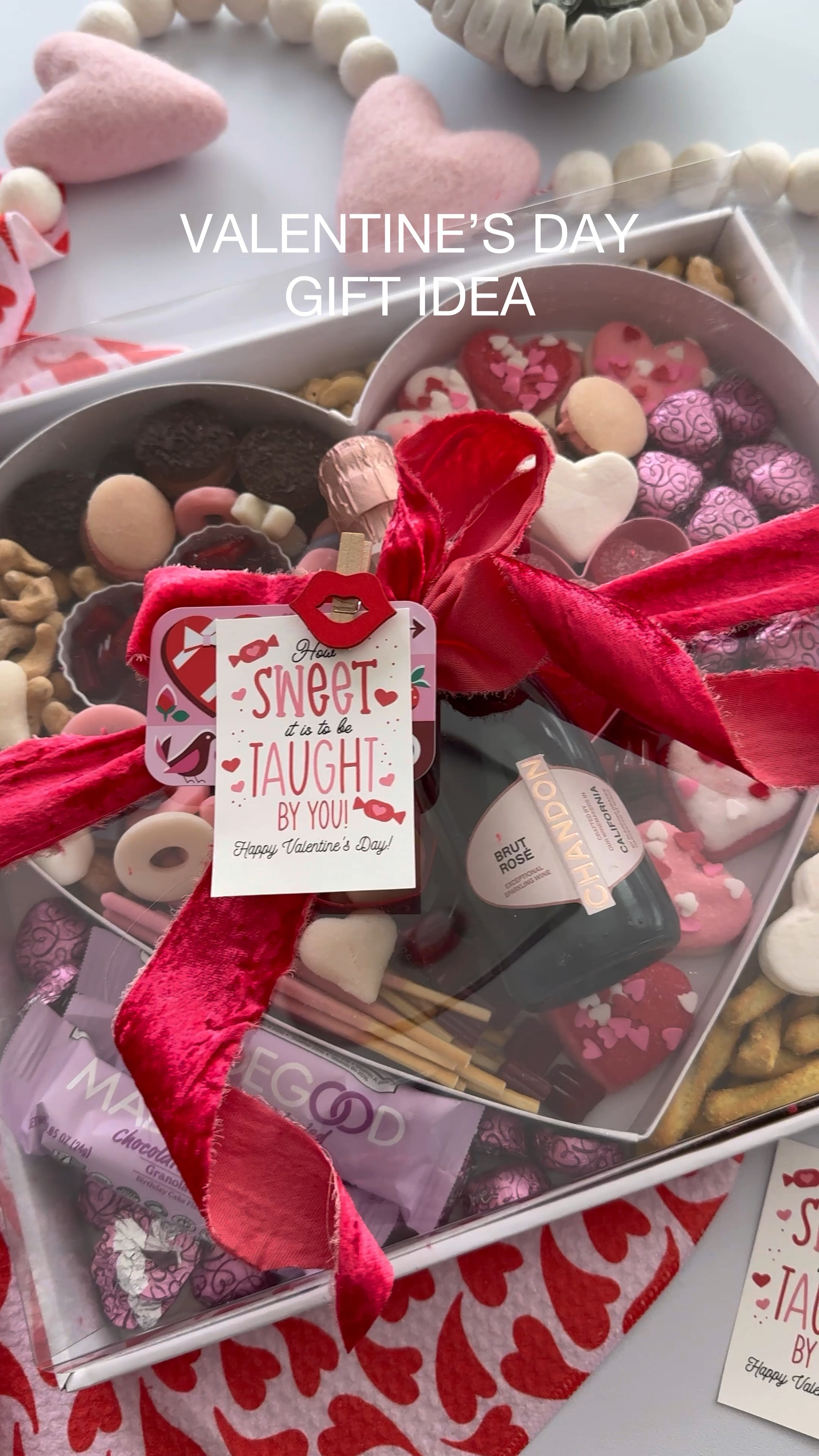 Valentines Day Gift Idea ❤️

This is so easy to assemble and personalize for your Valentine.  Simply fill a heart box with their favorite things.  Candy, Cookies, Art Supplies, Self Care Products, Socks even!  The possibilities are endless ❤️

#valentinesdaygift #gift #giftsforher #teachergift #valentinesday 