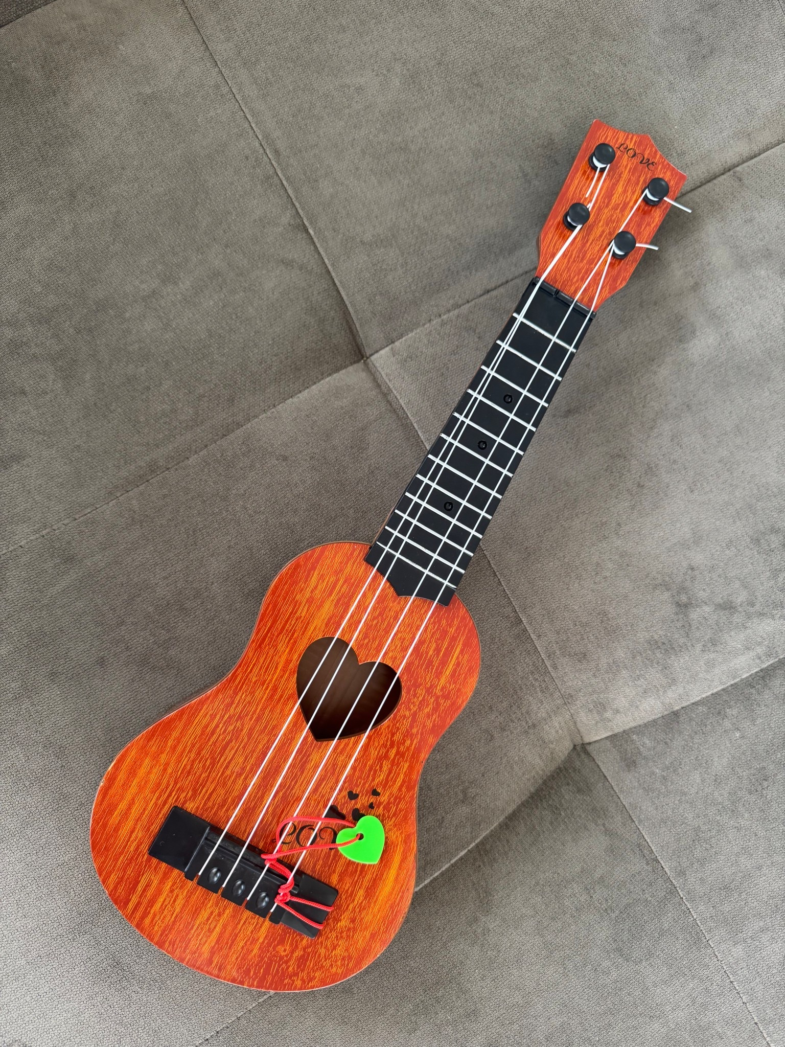 Kids guitar 🤍💕

#LTKKids #LTKFamily #LTKBaby