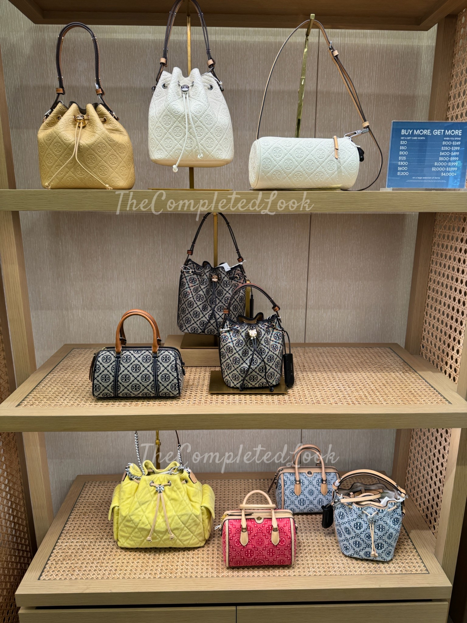 Tory Burch eye candy ! The yellow is so good! #toryburch 