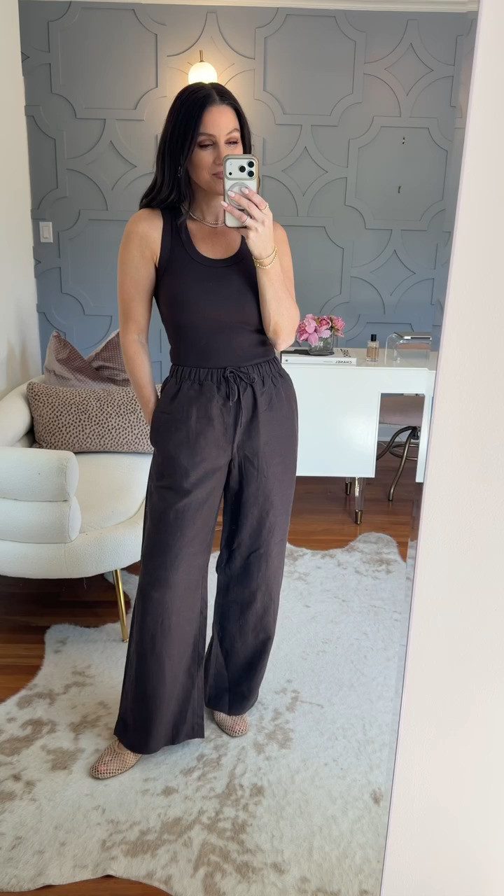 These linen wide-leg pants are a summer staple — breathable, relaxed, and effortlessly chic with a simple tank. True to size in both pieces.

Aritzia Summer 2026 • Stylist Picks • Effortless Everyday Looks 

 #LTKootd #LTKSeasonal #LTKOver40