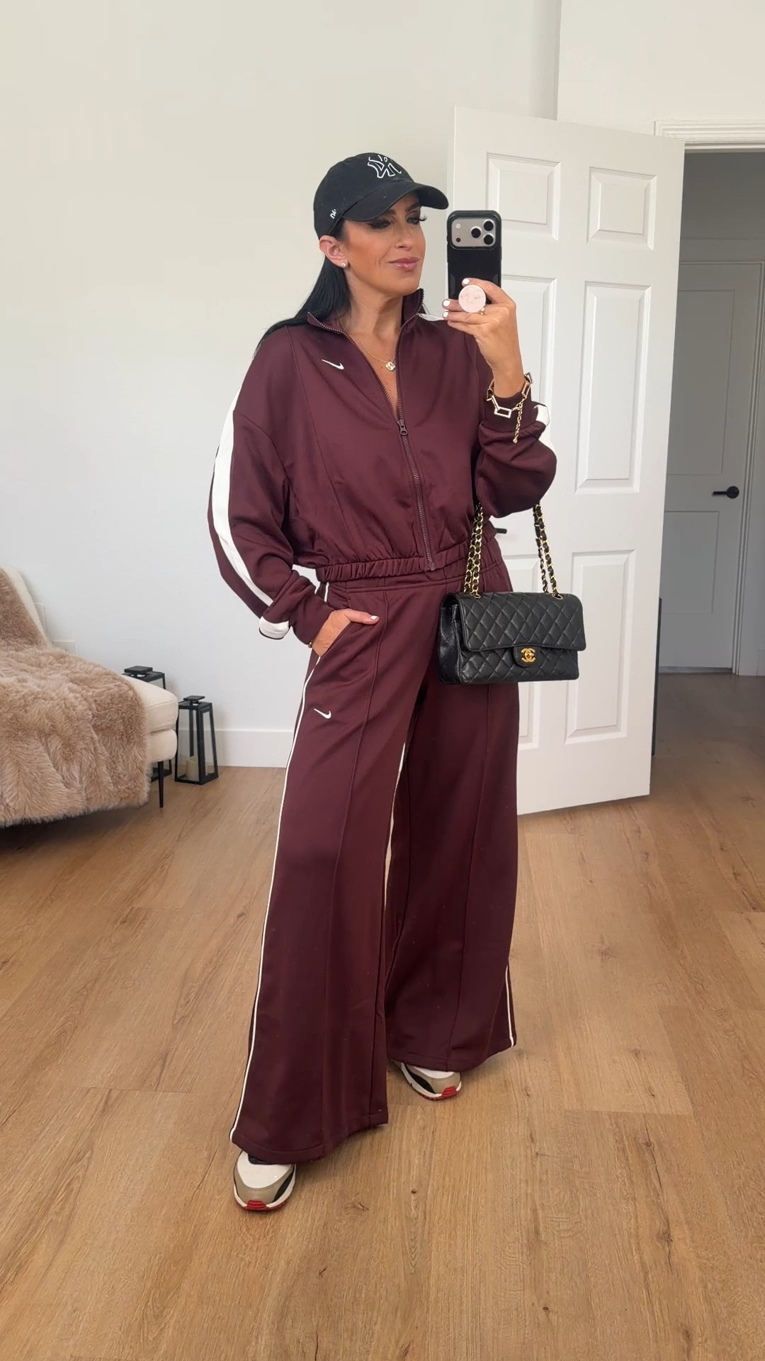 Nike pants 25% off. Nike top 30% off 