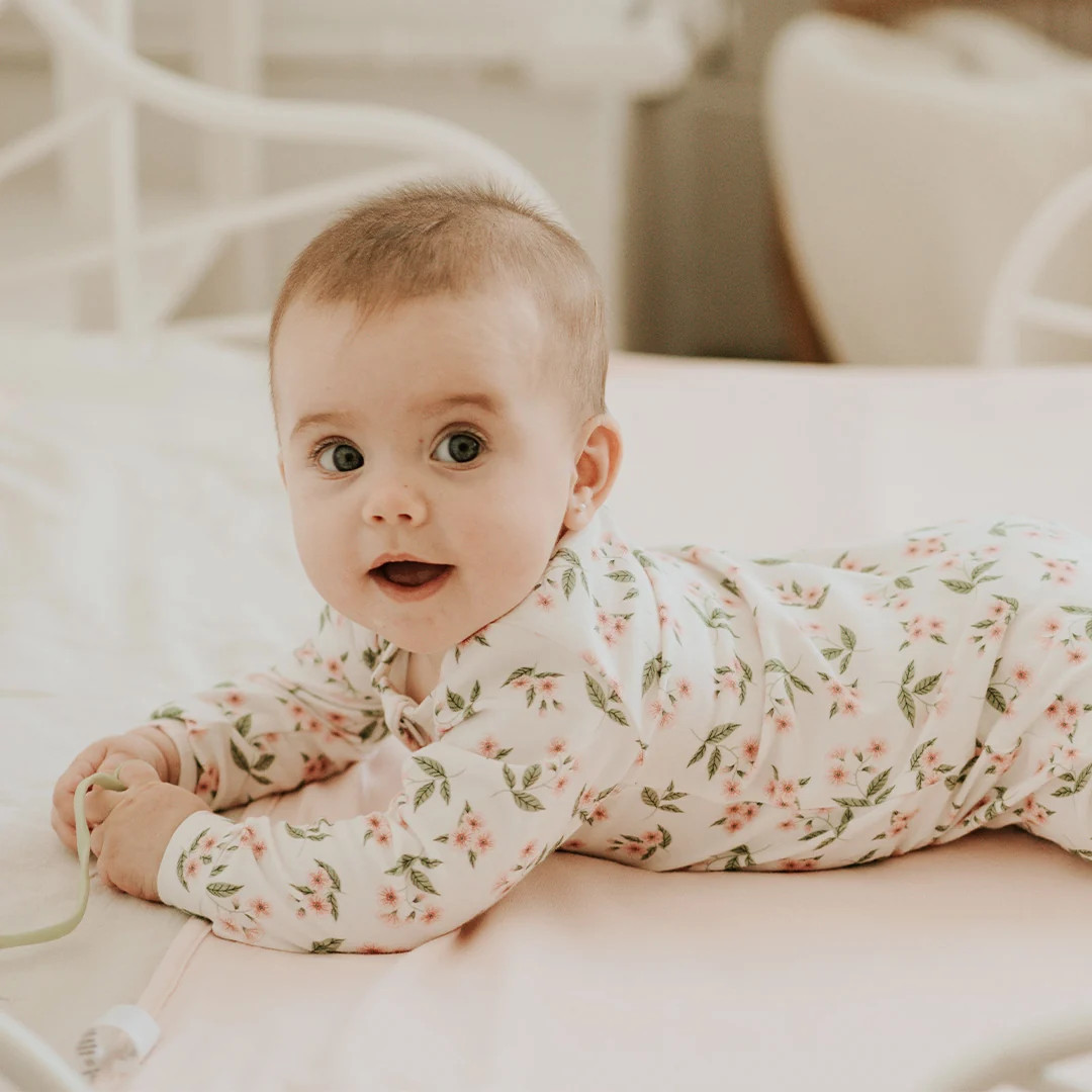 Primrose Print on Off-White Sleeper | Petit Lem