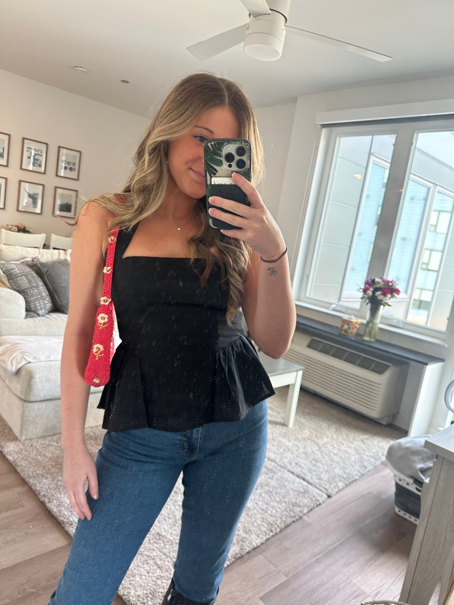 My new favorite top and bag for spring 🌺 (top is from Billy J)

#LTKSeasonal #LTKItBag