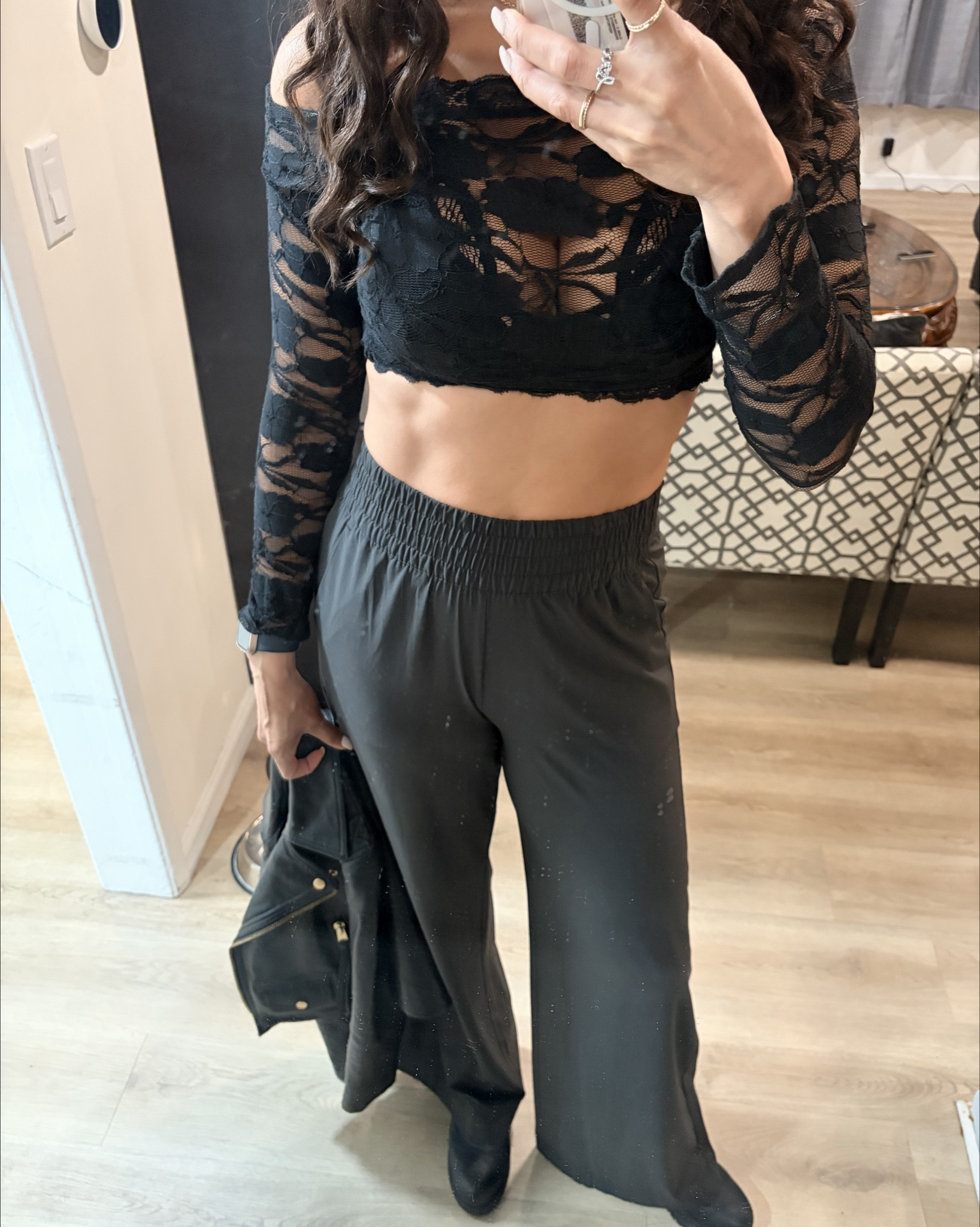 @Vuori US My new favorite pants🖤 Dress them up, dress them down — either way you are sooooo comfortable and stylish 🔥 

Pro tip- size down. I’m wearing an XS long (because I wanted to wear with platforms😉)  