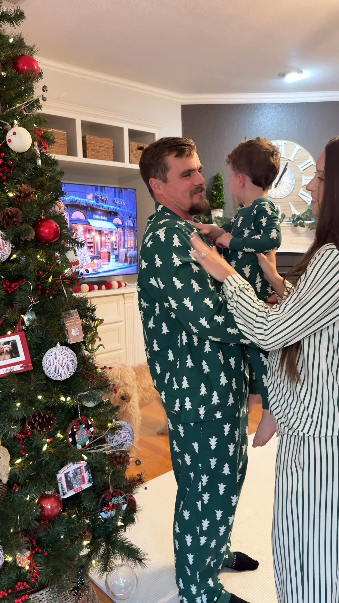 50% off SITEWIDE! Our favorite Christmas family matching pjs!! ❤️

#LTKSaleAlert #LTKKids #LTKMens