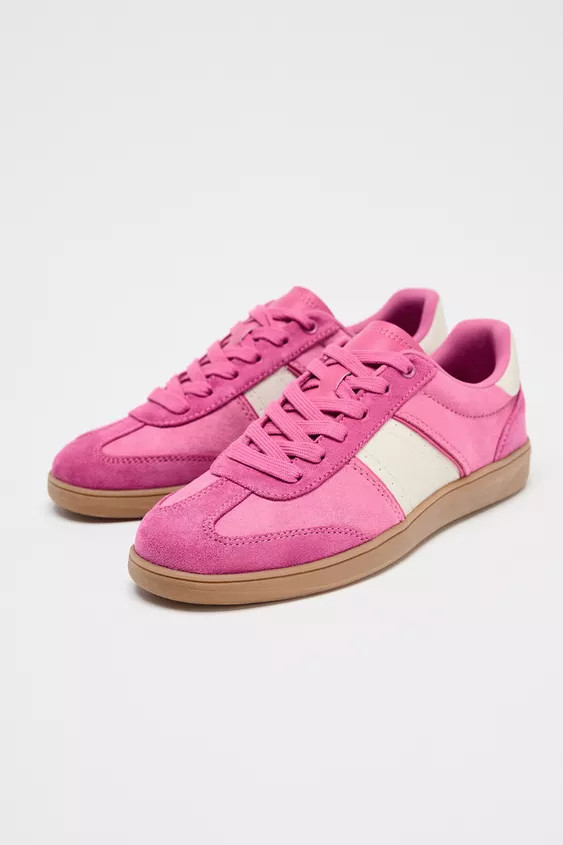 Sneakers in a leather-look combination. Contrasting color on the side and back. Lace-up fastening... | Zara US