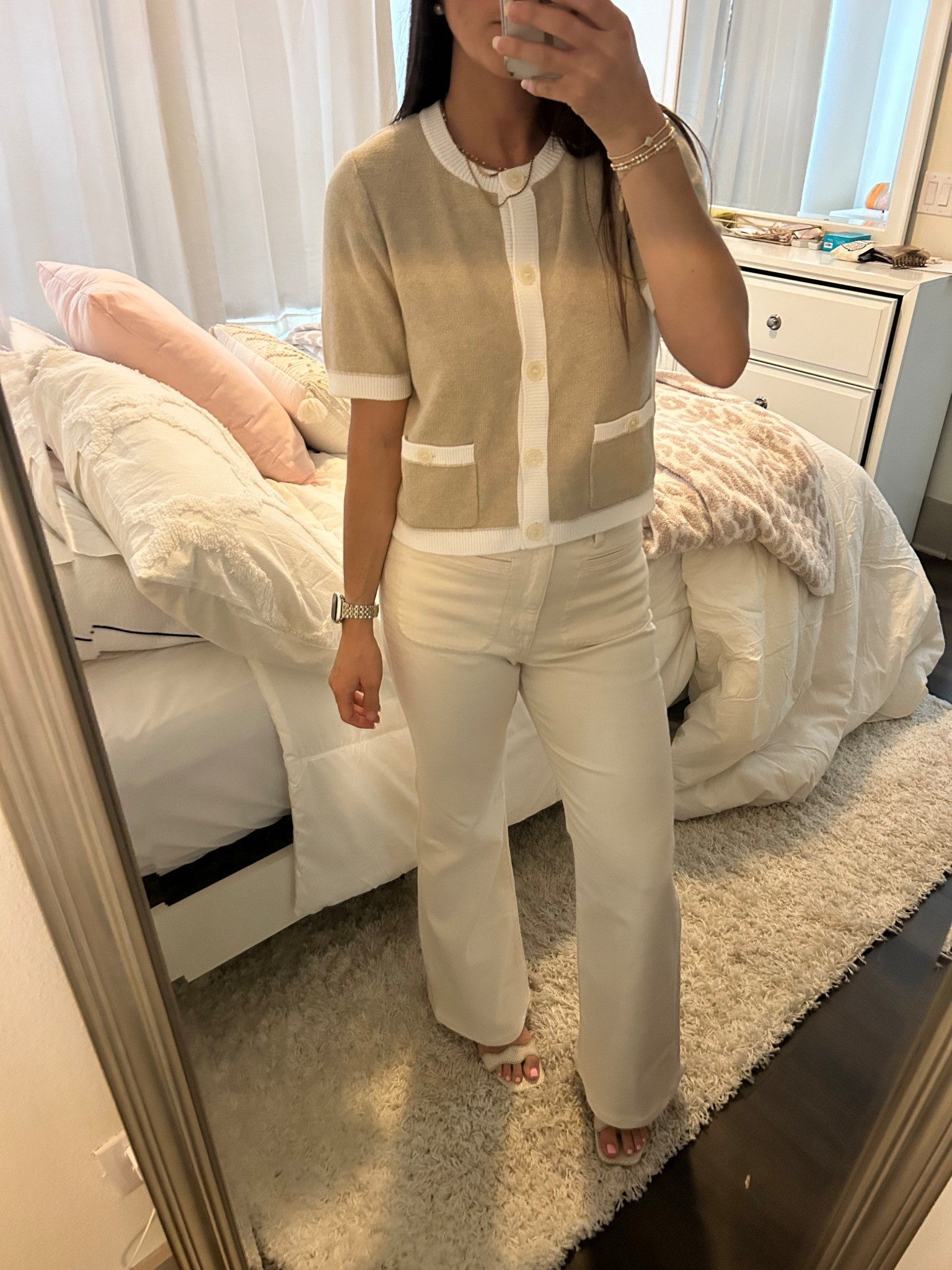 Loving this monochromatic fit

#LTKSaleAlert #LTKStyleTip #LTKShoeCrush