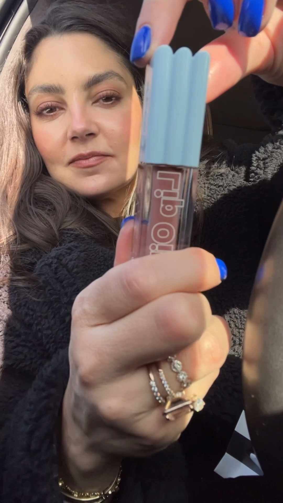 Lisa's Lip Oil in the shade Unhooked💋