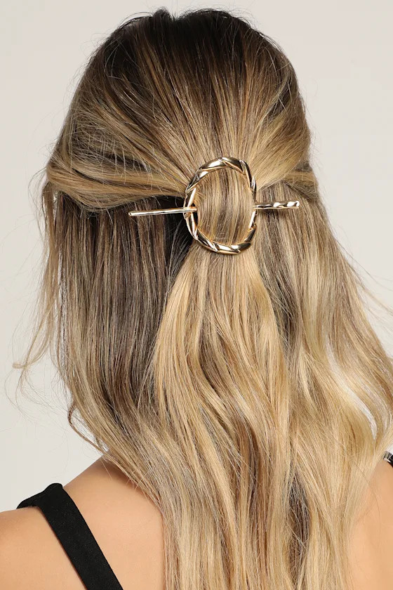 Striking Finish Gold Twisted Hairpin | Lulus (US)