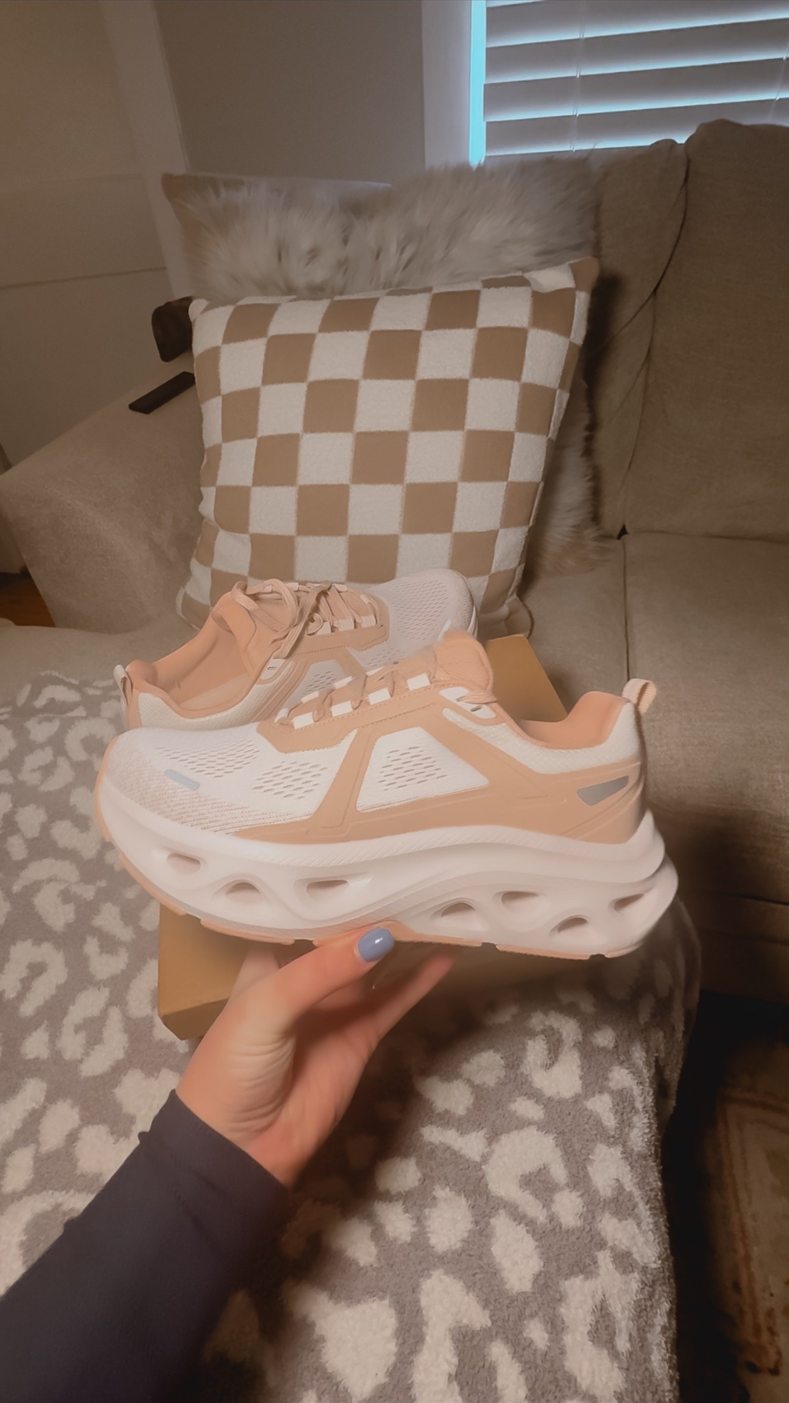 ☁️☁️☁️ Look For Less!!! 

#LTKShoeCrush #LTKSaleAlert #LTKActive