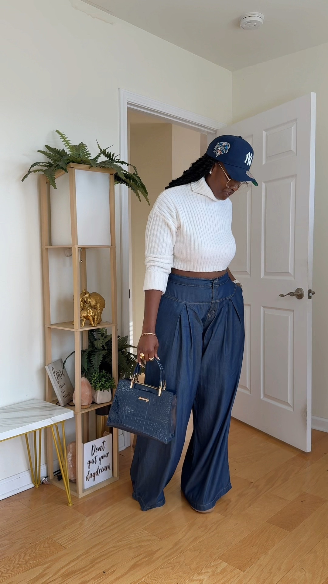 I Soooo LOVE having wide leg pants apart of my wardrobe 🛍️🍁🍂

Pants 🔗 LTK 

#LTKTall #LTKMidsize #LTKCyberWeek