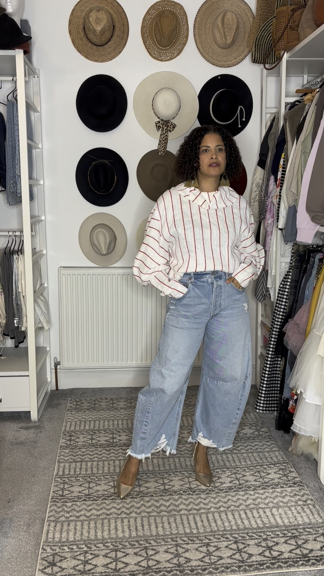 Horseshoe jeans, barrel jeans, citizens of humanity, awake mode 

#LTKluxury #LTKeurope #LTKstyletip