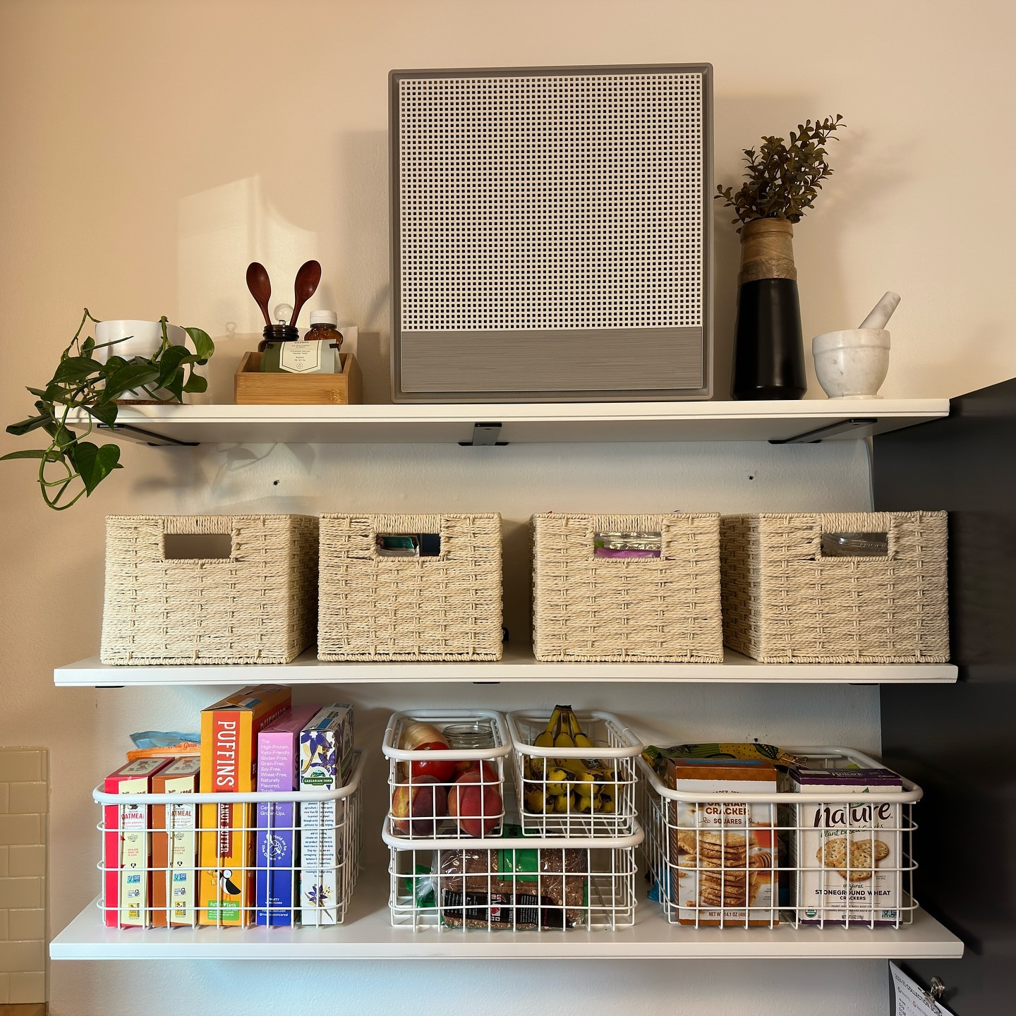 open shelving ⁣🤝 good snacks 
⁣
swipe to see how some minor swaps in this kitchen made a major difference! ⁣


#LTKHome
