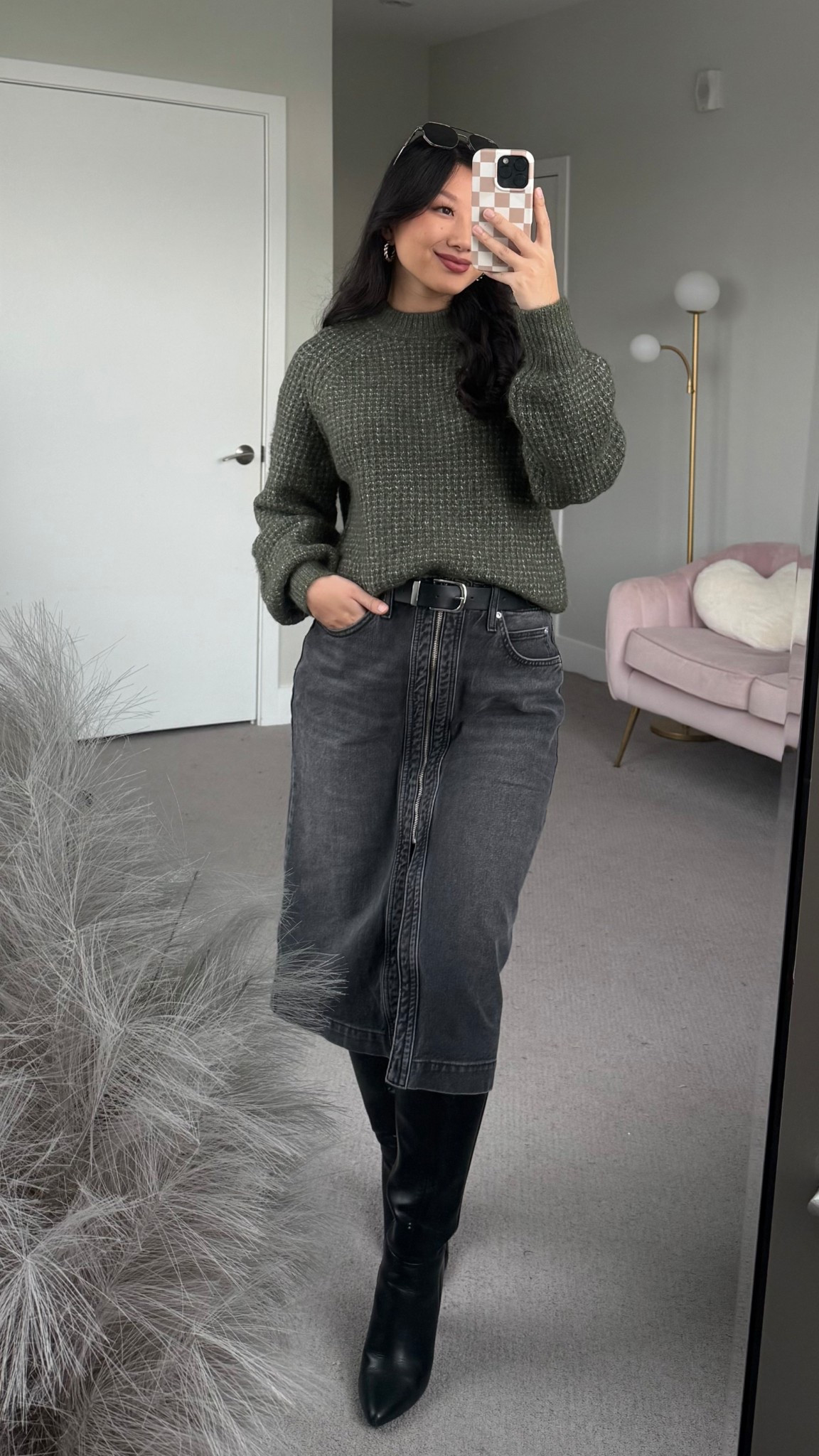 Green Knit Sweater: size S
Denim Midi Skirt: size 10 (typically size 2, sized up for baby bump)

#HolidaysWithLee #LeeJeans #LeePartner