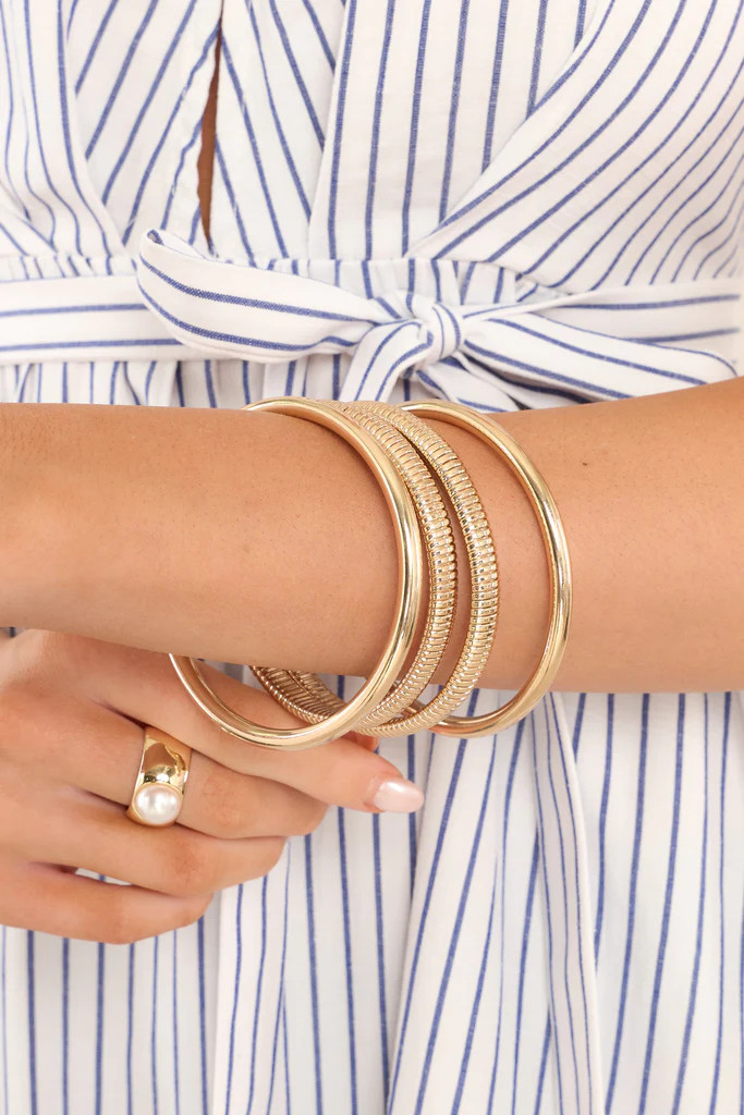 Picking Emotions Gold Bracelet Set | Red Dress