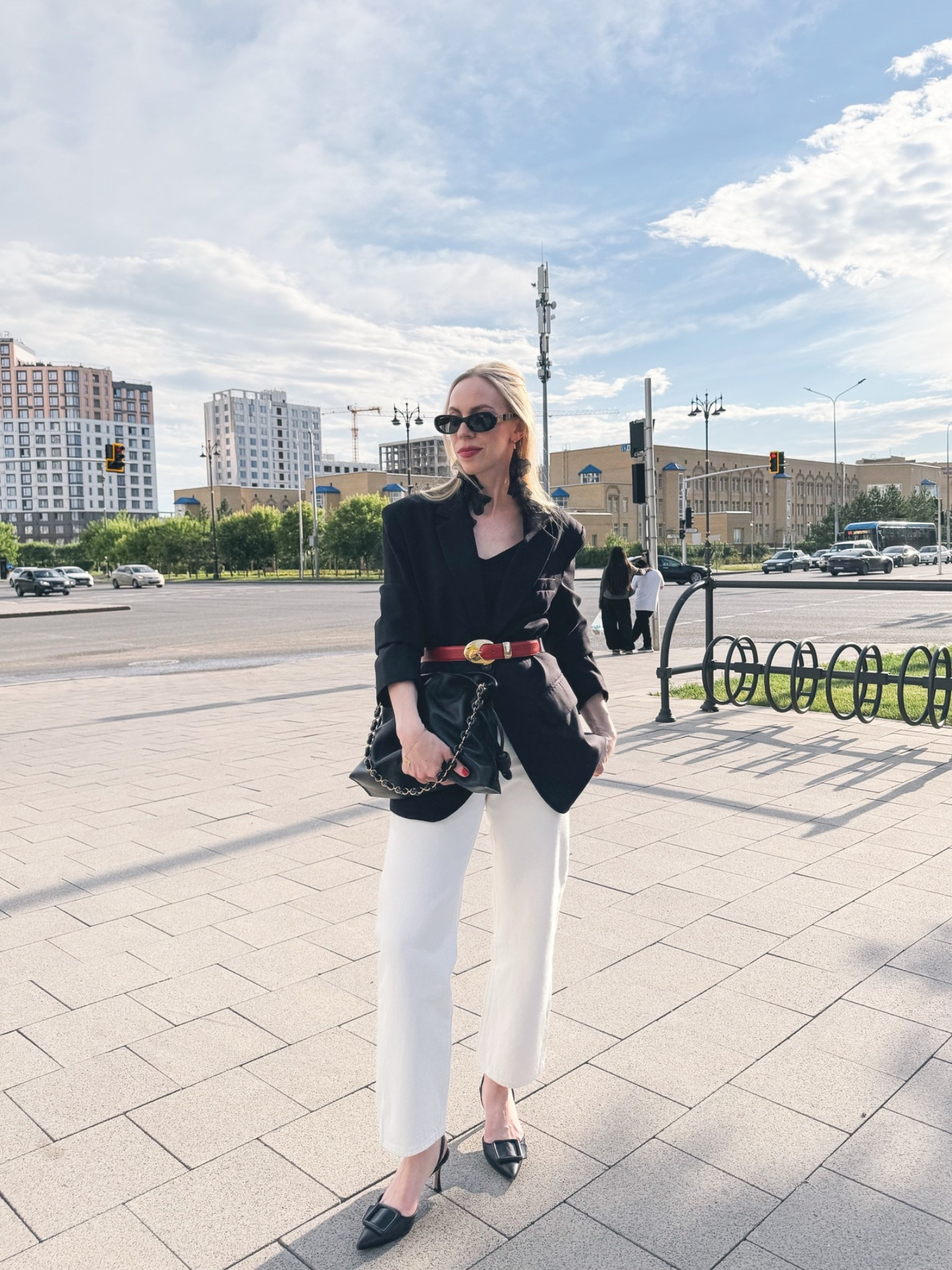 Date night outfit over 40, transitional season, oversized black blazer with white jeans, Loewe clutch handbag

#LTKSeasonal #LTKOver40 #LTKSaleAlert
