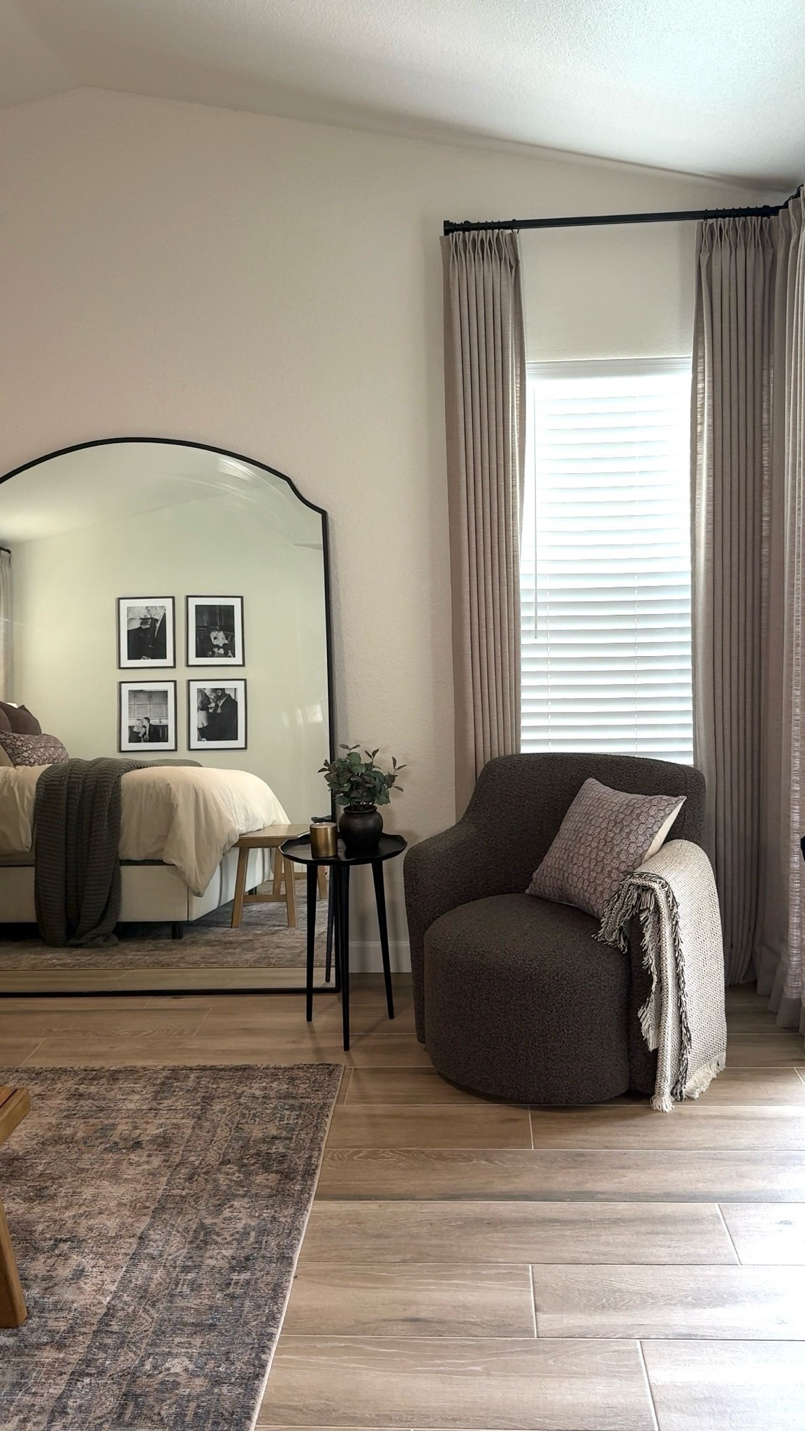 #ad My fav Boucle swivel chair is part of the @Wayfair sale too!! 
#wayfair #wayfairpartner 
•
•
•
#neutralbedroom #primarybedroom #bedroomstyling