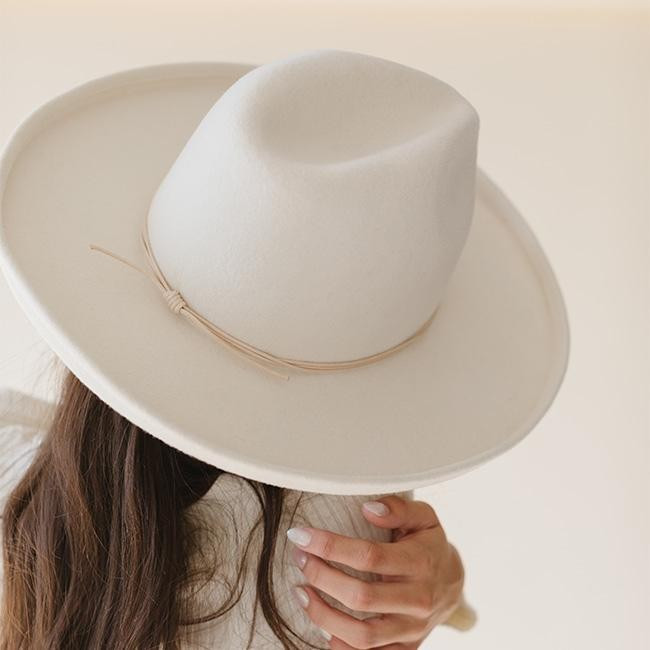 Maude Pencil Brim - Off White | Gigi Pip