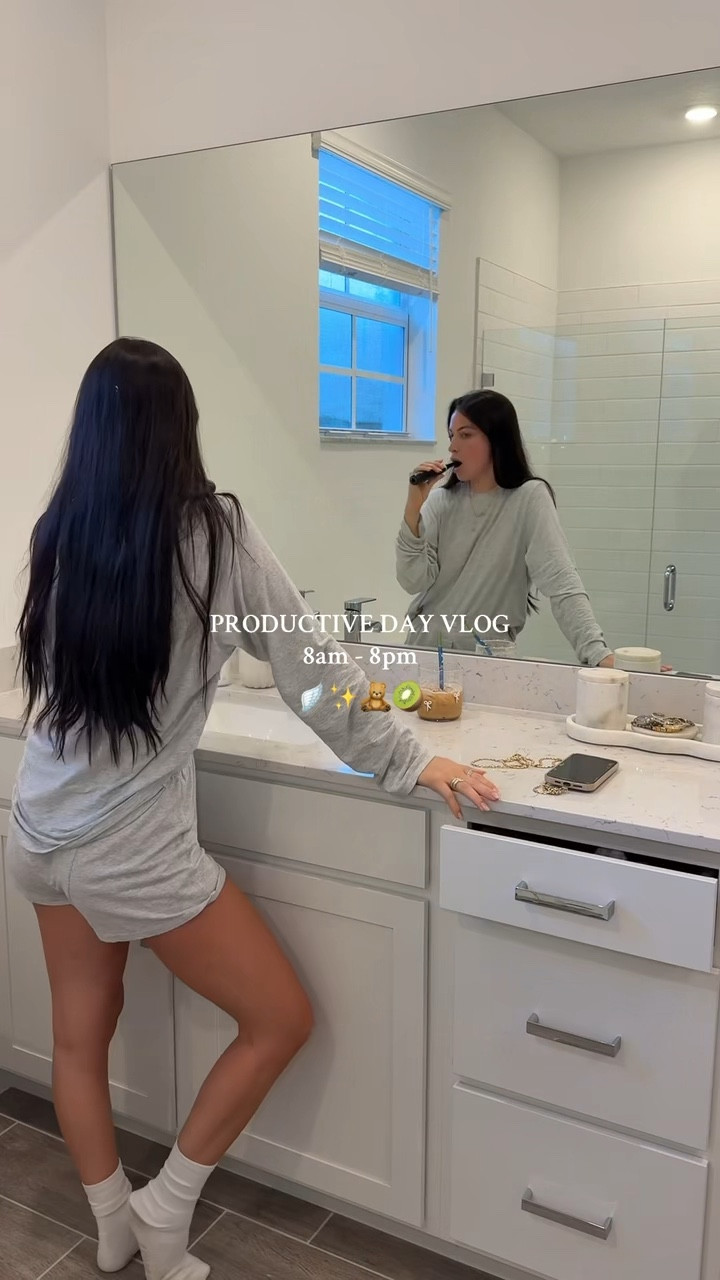 Productive day vlog with my favorite everyday essentials that make me feel by best ✨🪽🧸🥝