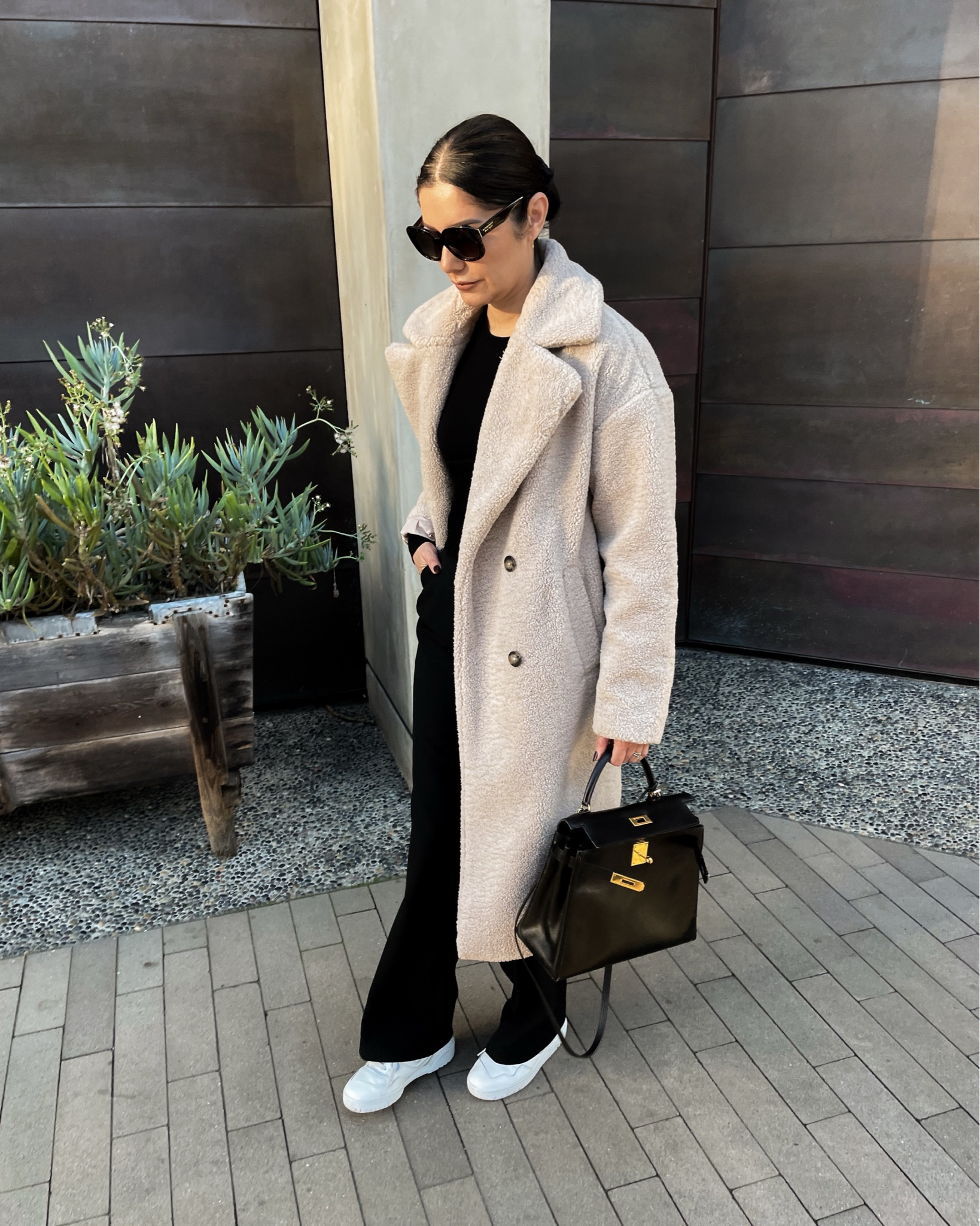 ARITZIA BLACK OUTFIT AND DYNAMITE COAT


#LTKsalealert #LTKSeasonal