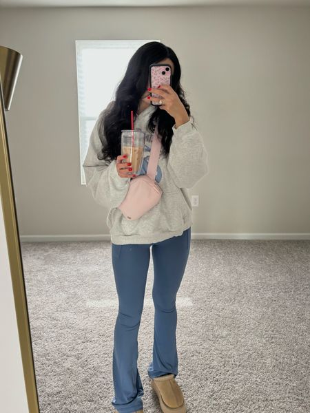 AE oversized band hoodie, aerie offline bootcut leggings 

Hoodie: xl
Leggings: s regular