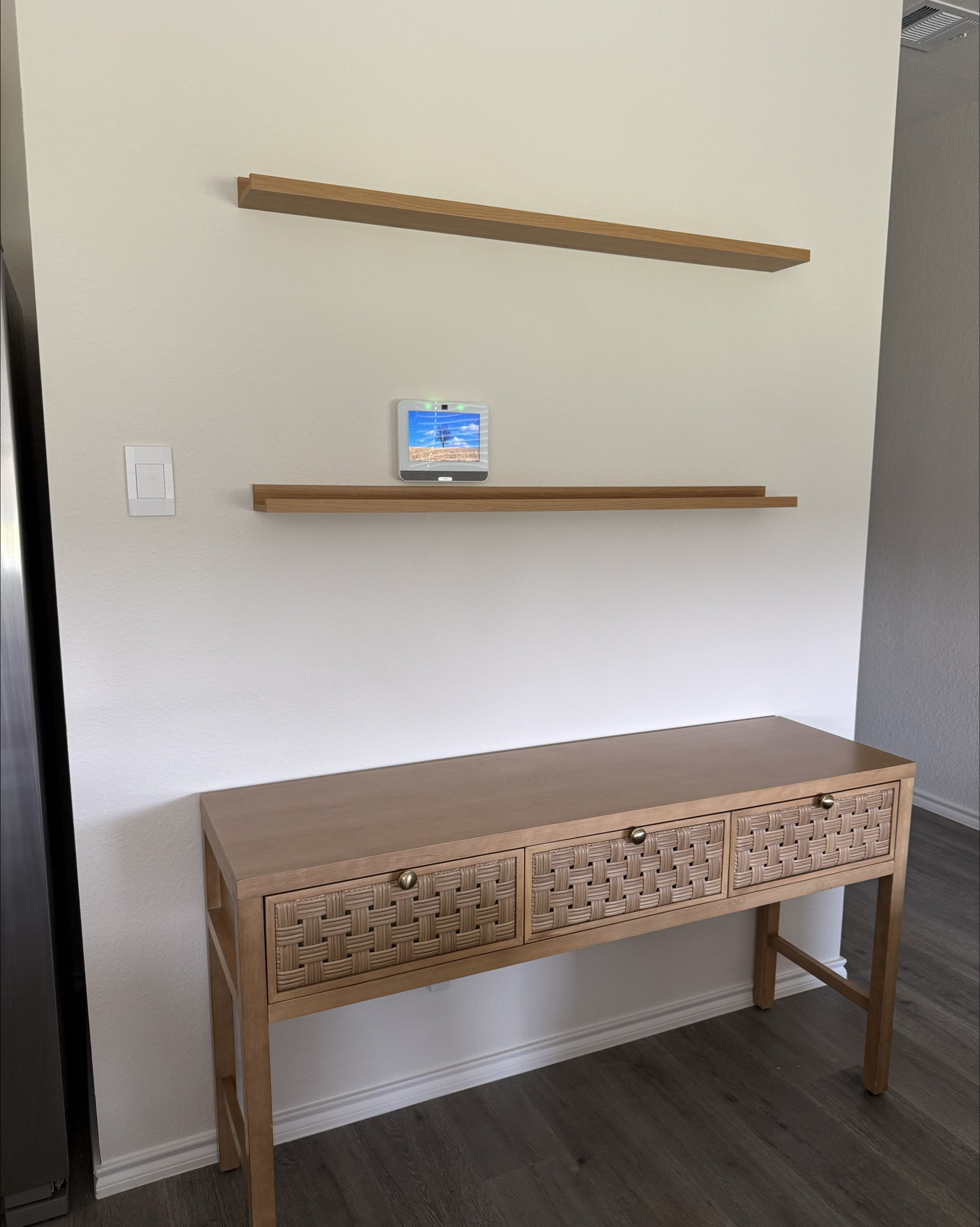 Floating shelves from amazon! mine are 48” 🤗

#homedecor #shelves #homeinspo #coffeebar 