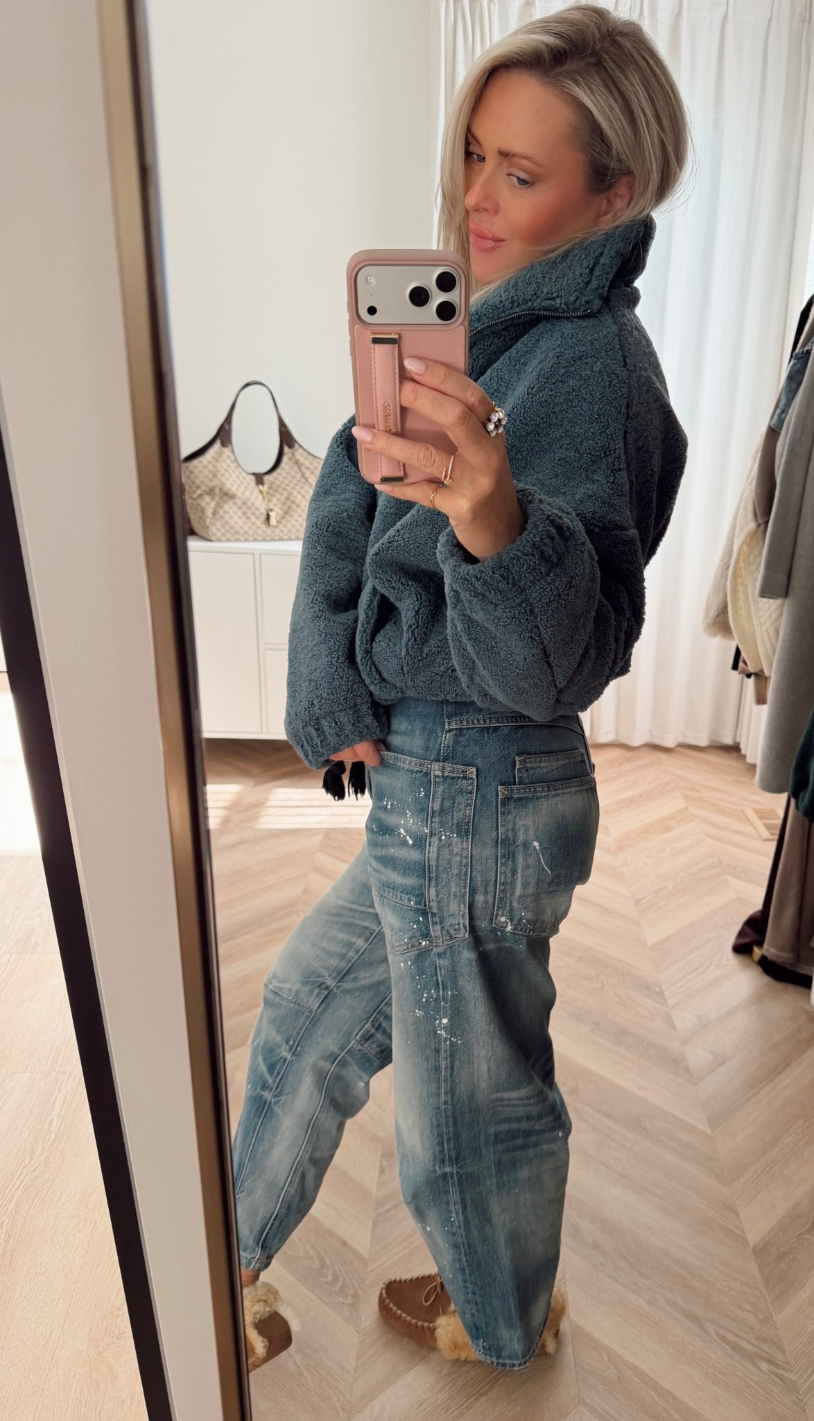 OOTD🤍✨
Fleece- tts 
Jeans- size down if in between



#LTKSeasonal #LTKootd #LTKgrwm