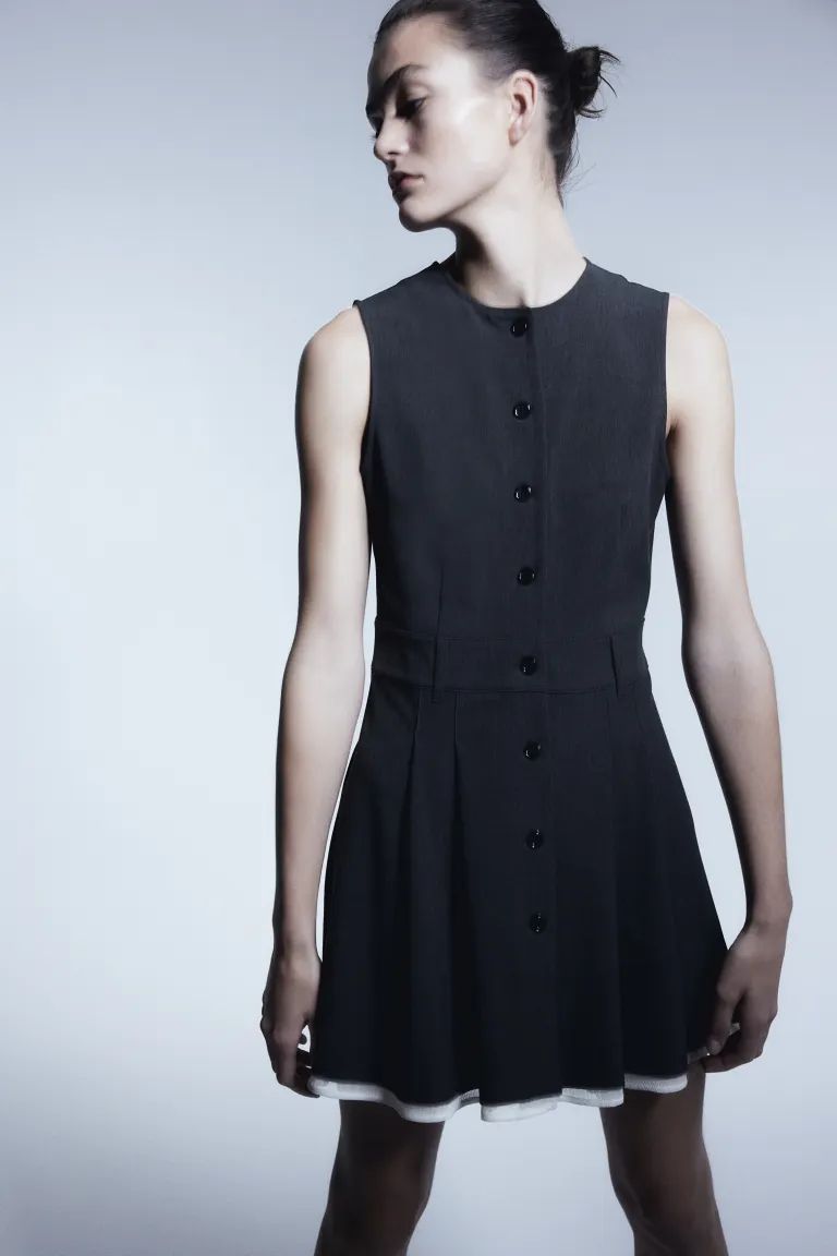 Pleat-detail dress | H&M (UK, MY, IN, SG, PH, TW, HK)