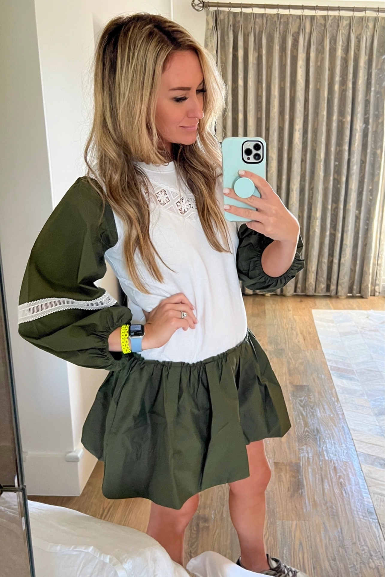 Fun Fall Dress! Get 25% off Friends & Family Discount now!

#falldress #olivegreen #minidress

#LTKSeasonal #LTKstyletip