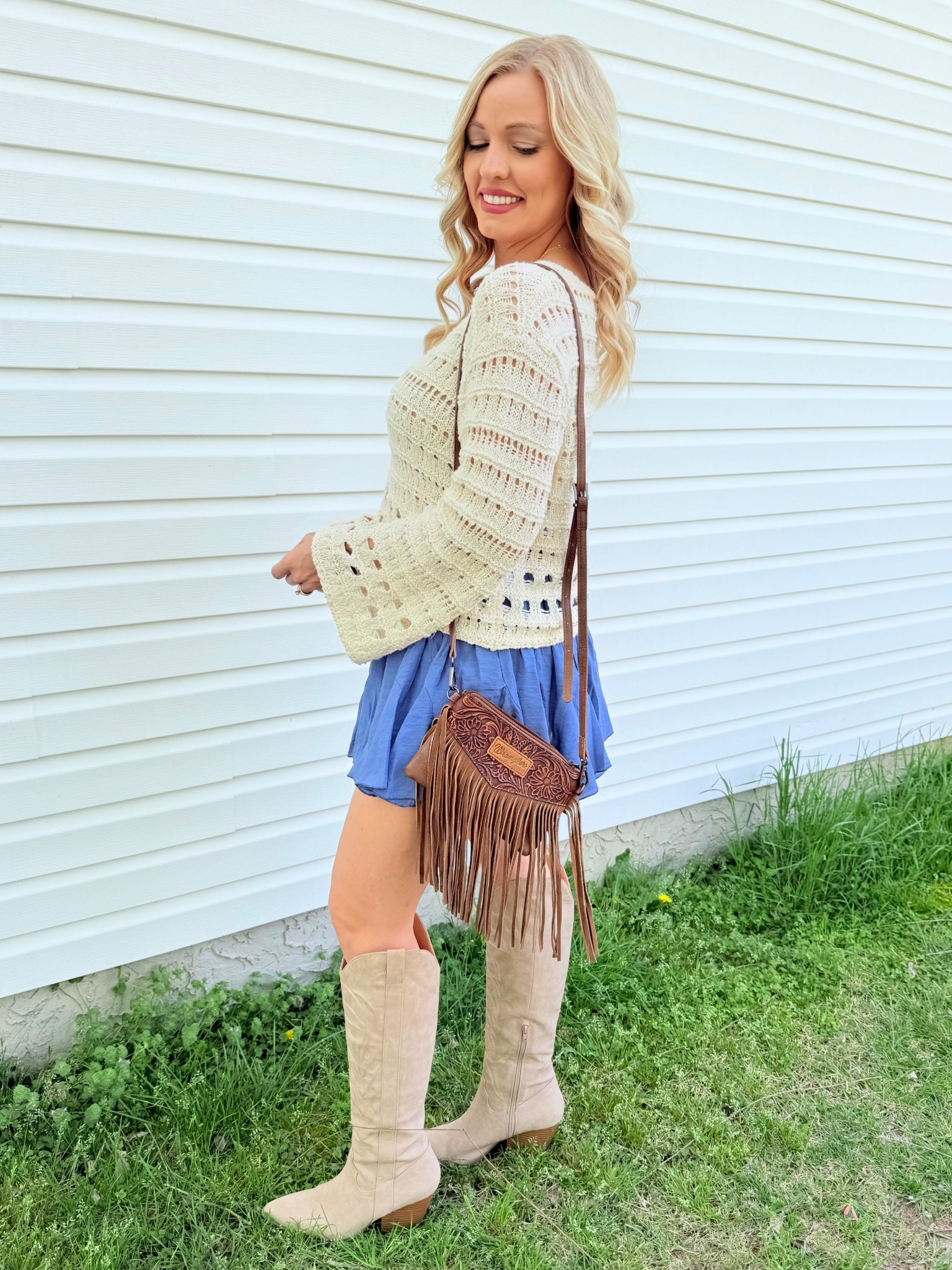 The cutest western style purse.  I can’t get over the details. The quality is so good. Come in multiple colors 

#westernstyle #cowgirlvibes #skortstyle #springoutfits #momstyle #westernfashion #casualstyle #outfitinspo #everydayoutfit #springstyle #wrangler @Wrangler 

#LTKFestival #LTKmomlife #LTKgrwm