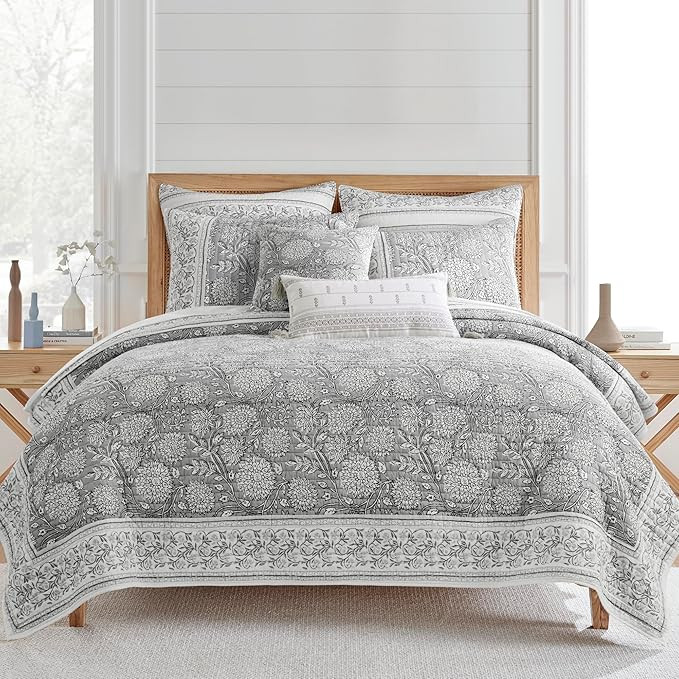 Levtex Home Adare Grey Reversible Twin/Twin XL Quilt Set (68x86in) with 1 Pillow Sham (26x20in) -... | Amazon (US)