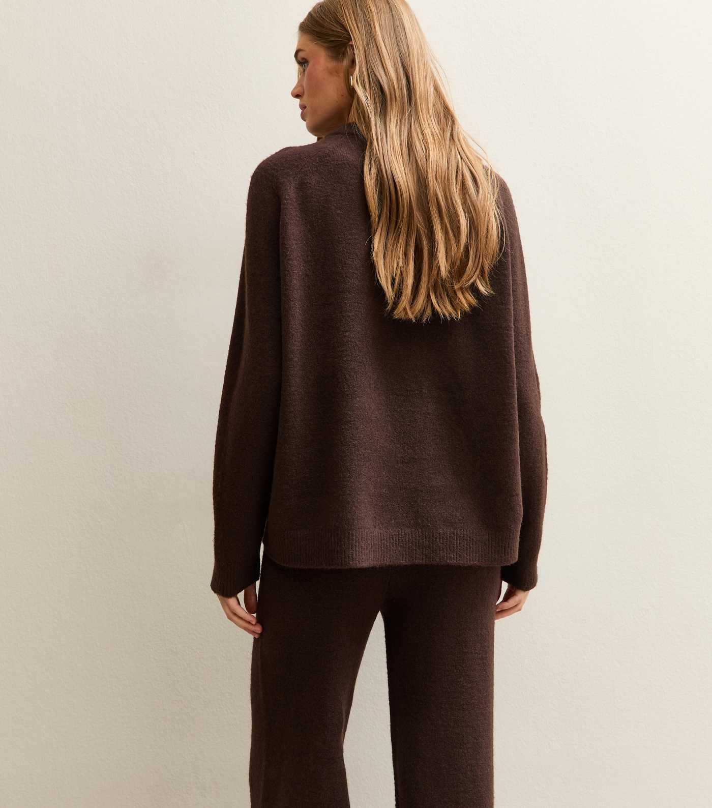 Dark Brown Crew Neck Midweight Knit Jumper | New Look | New Look (UK)