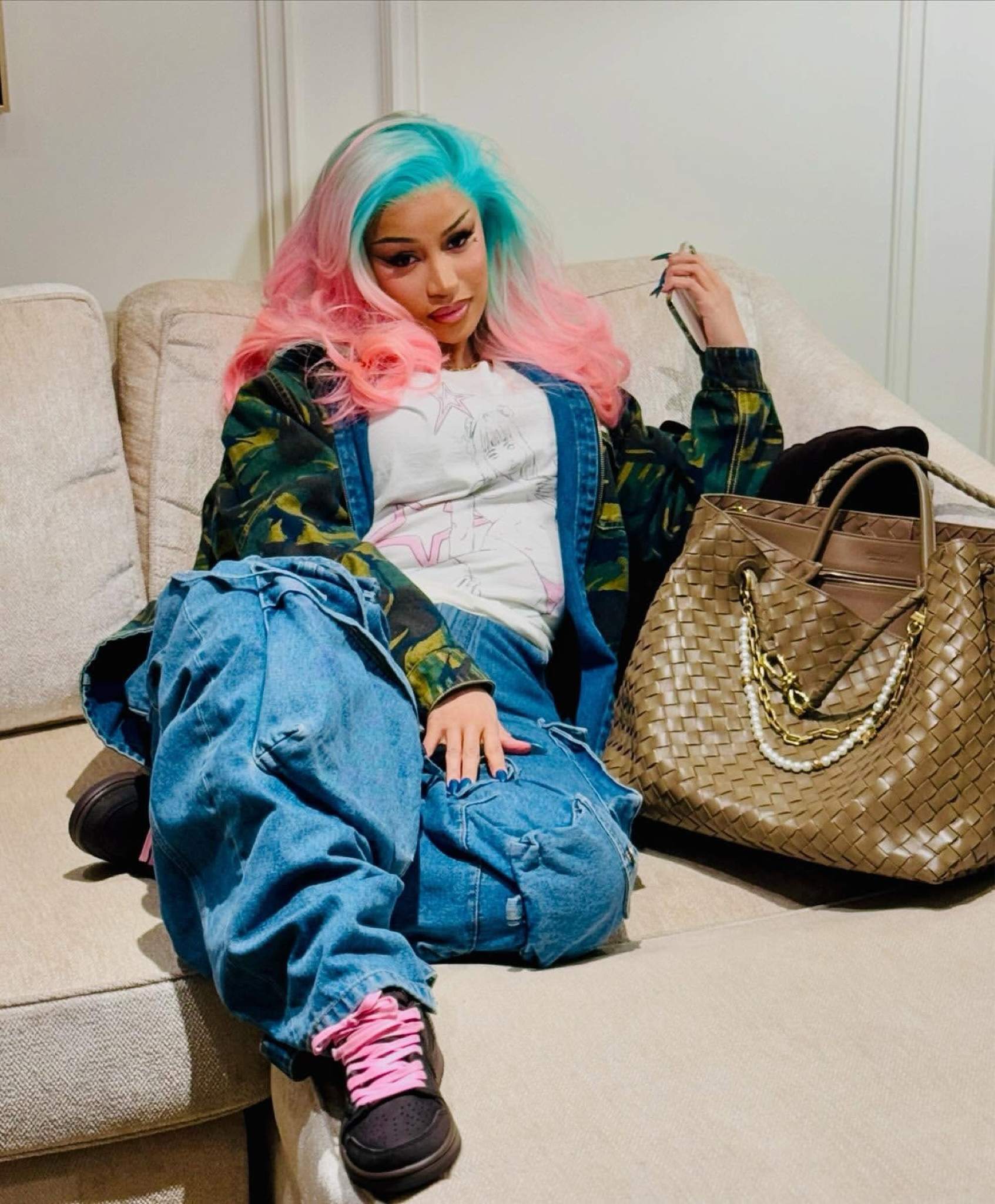 Cardi B with a Large Andiamo bag 