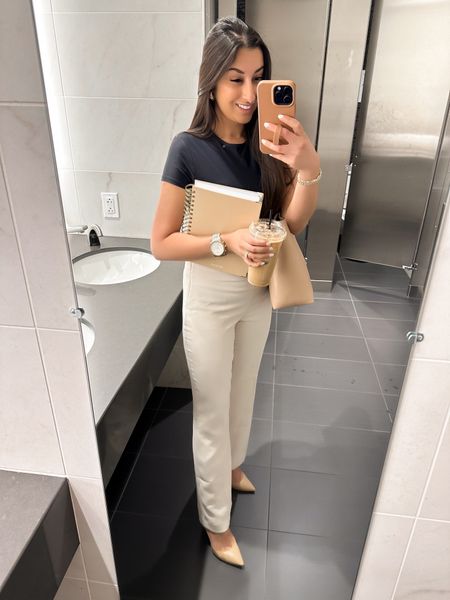 Happy Monday! 🖤 have a bunch of meetings so iced latte and my planner were in order today!! ✨
I know some people don’t love bodysuits so this tee gives the look without clasping on the bottom!!


Petite work look, petite work outfit, winter work look, winter work outfit, petite trousers, petite work pants, petite work trousers, Petite workwear, 9-5 business casual, business casual outfit, smart casual, workwear, work pants, trousers, tucked in tee, bodysuit, abercrombie Sloan, viral work pants

#LTKMostLoved #LTKshoecrush #LTKworkwear