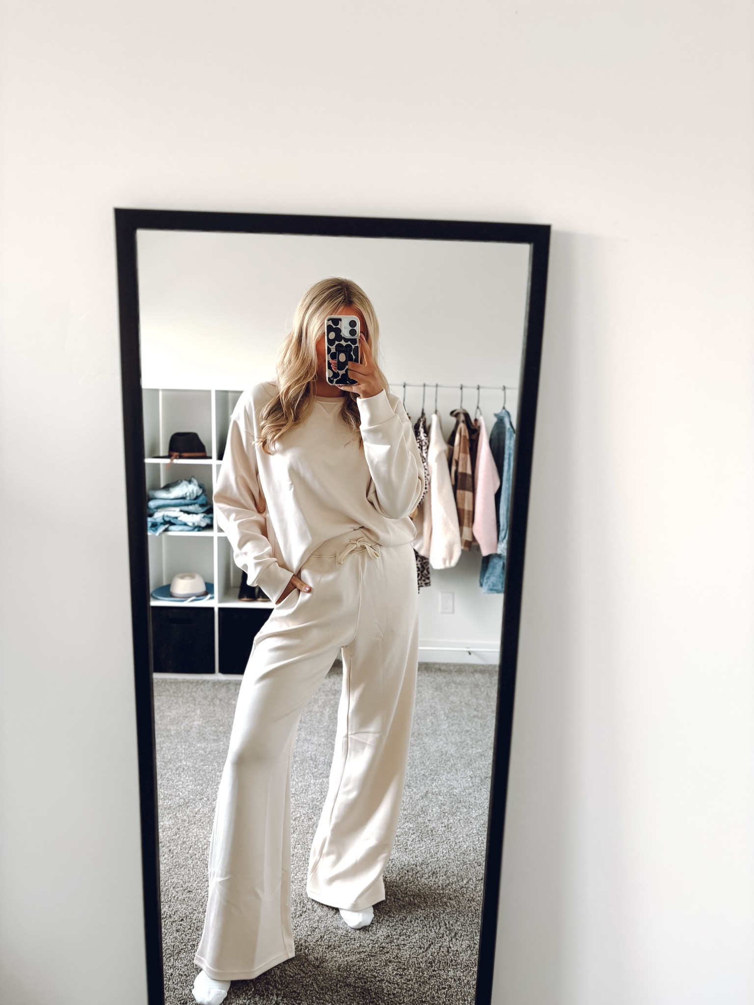 new fav lounge set!!! wearing my usual size M and I’m about 5’6” — lots of colors!

| loungewear | women’s fashion | lounge set | winter fashion 

#LTKFindsUnder100 #LTKTravel