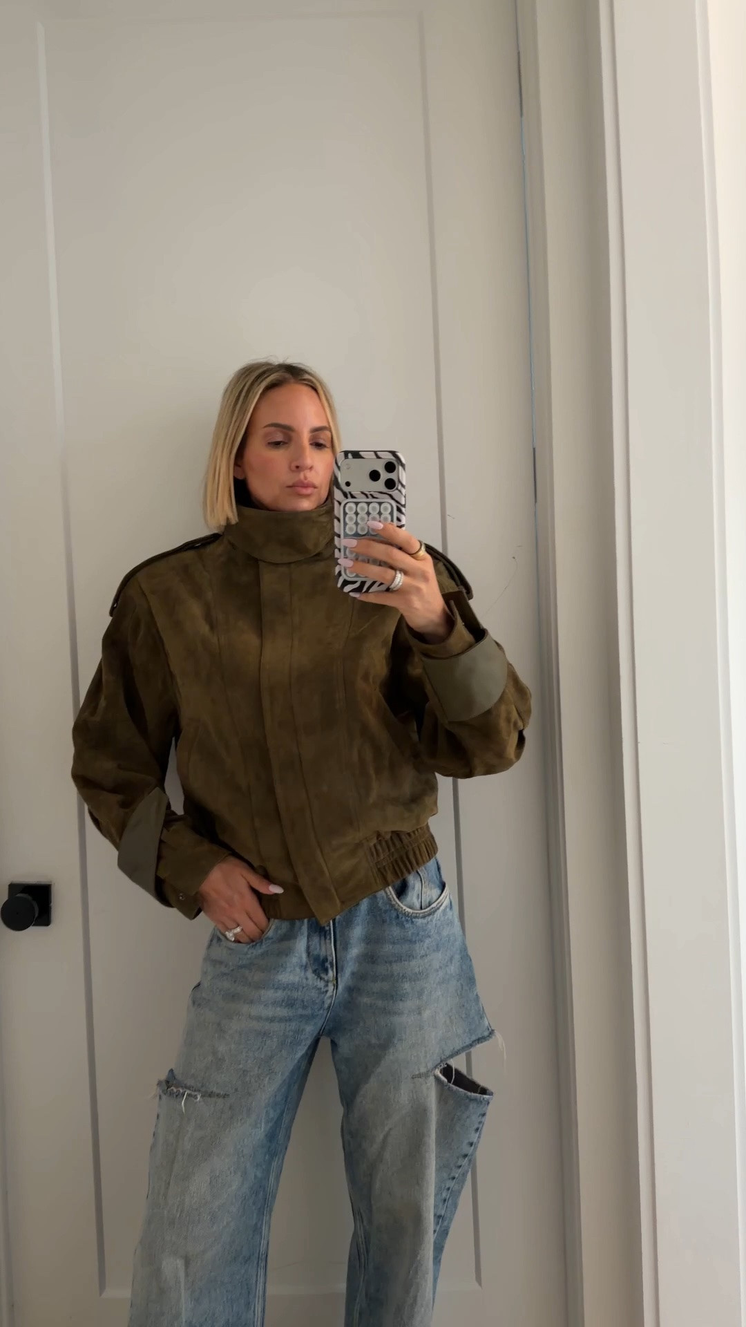 This is hands-down, one of my most favorite clothing companies. They make the best jackets. I’m wearing a medium. Jeans run tts 


@Ducie ￼

#LTKdayinmylife #LTKSeasonal #LTKootd