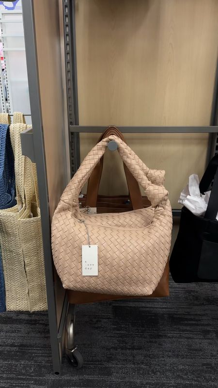 designer inspired bag from Target is now online!!! comes in orange, tan & white 🕊️



#LTKstyletip #LTKSeasonal #LTKfindsunder50