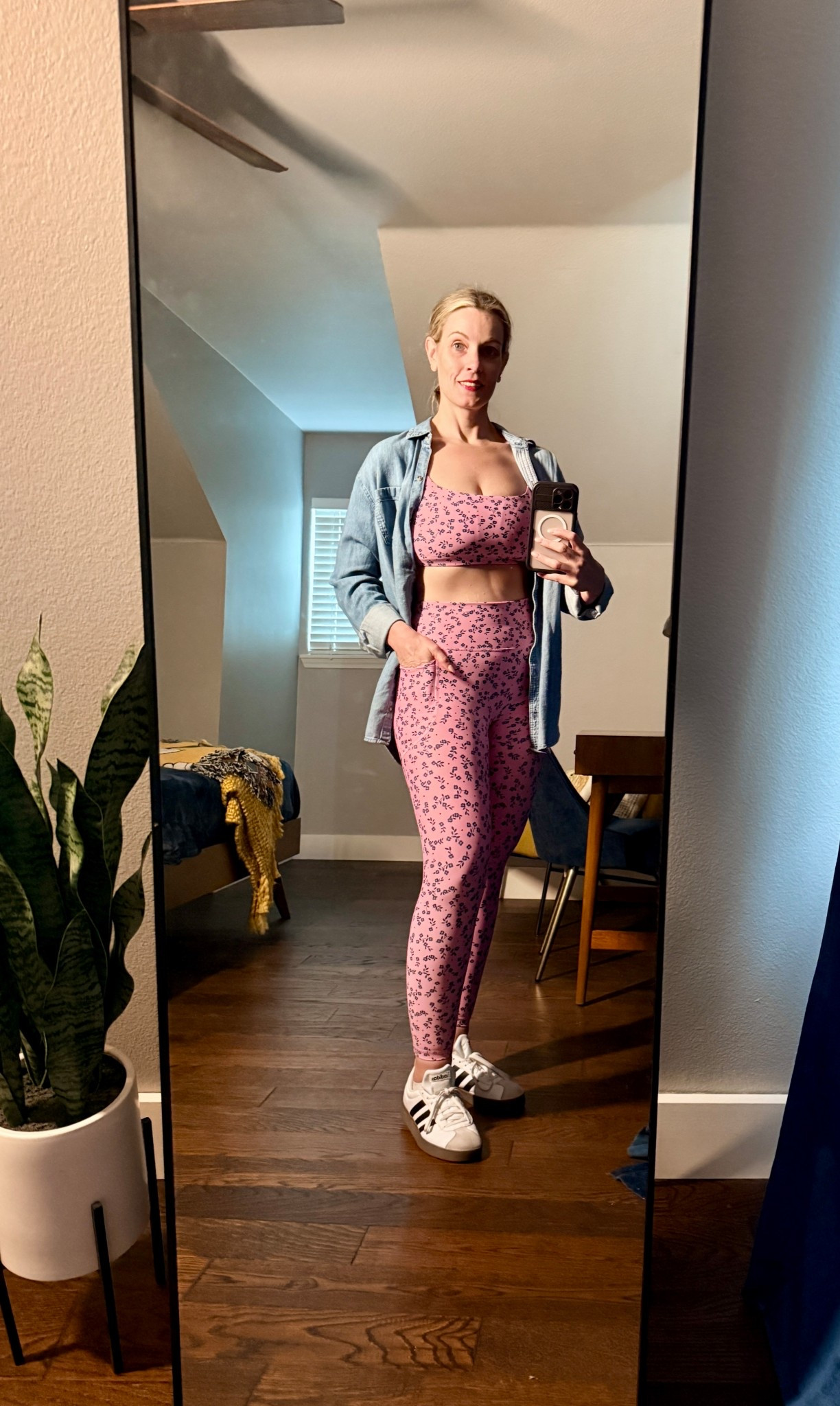 Easy Sunday uniform 🤍

This is one of those throw-on-and-go outfits that somehow still feels put together. Wore this from a quick workout straight into running errands and didn’t think twice about it.

This Old Navy set is SO good — comfy, flattering, and easy to style a million different ways.

Layered with a lightweight denim button-down and sneakers for an effortless everyday look. 

#LTKootd #LTKActive #LTKSaleAlert
