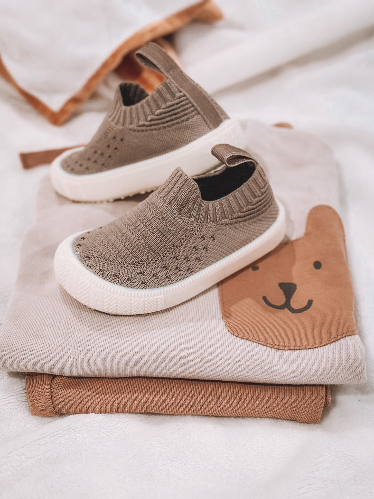 The perfect shoes for first-time walkers and toddlers! Love these! 🫶🏽

#toddlershoes #babyshoes #walkingshoes #babygear #babyessentials #janandjul #knitshoes #baby #babyfashion 

#LTKkids #LTKbaby #LTKshoecrush