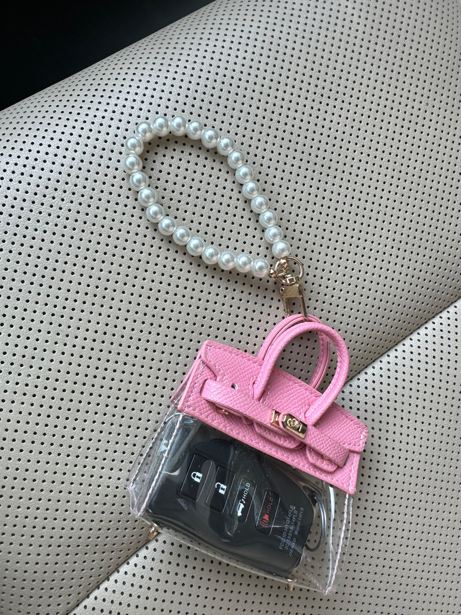 Birkin inspired key fob!💖


#LTKStyleTip #LTKTravel #LTKFindsUnder50