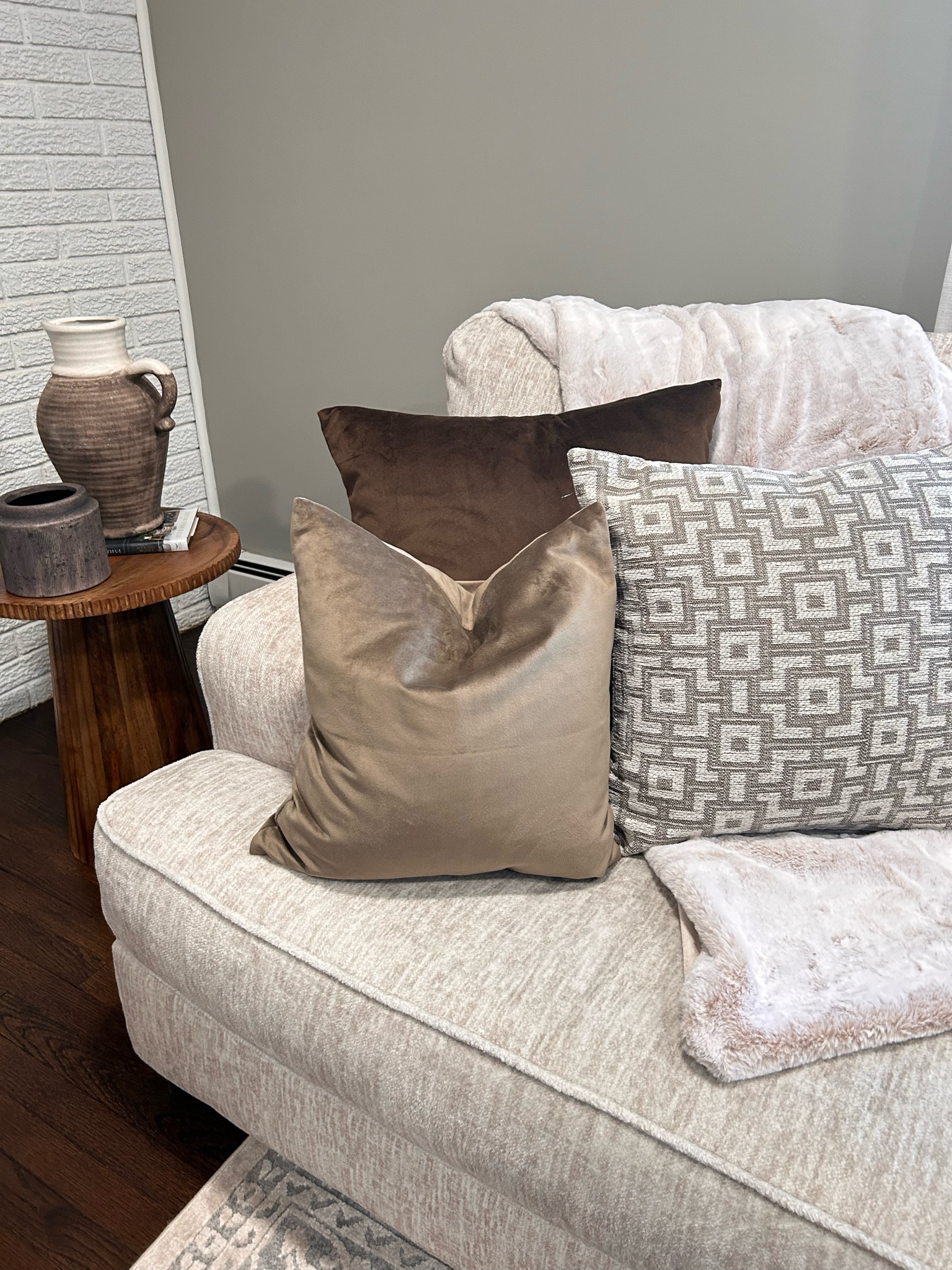 Accent pillows 

#LTKhome #LTKstyletip #LTKU